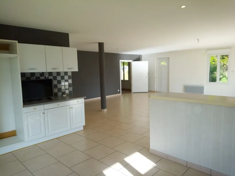 Maison familiale 4 chambres avec jardin et garage à Varennes Vauzelles 