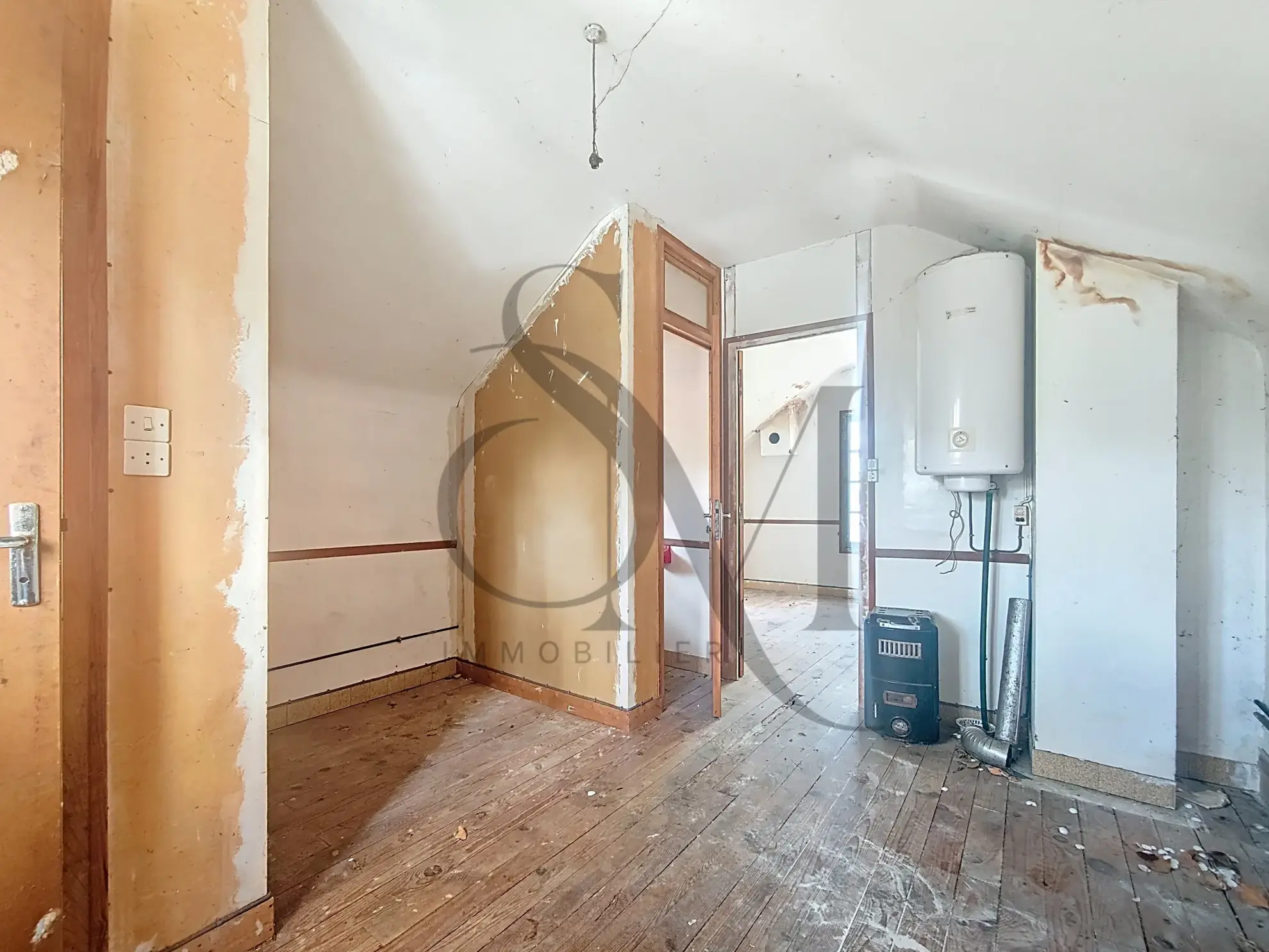 Maison à rénover à Amilly (45200) avec grand potentiel et terrain de 553 m² 