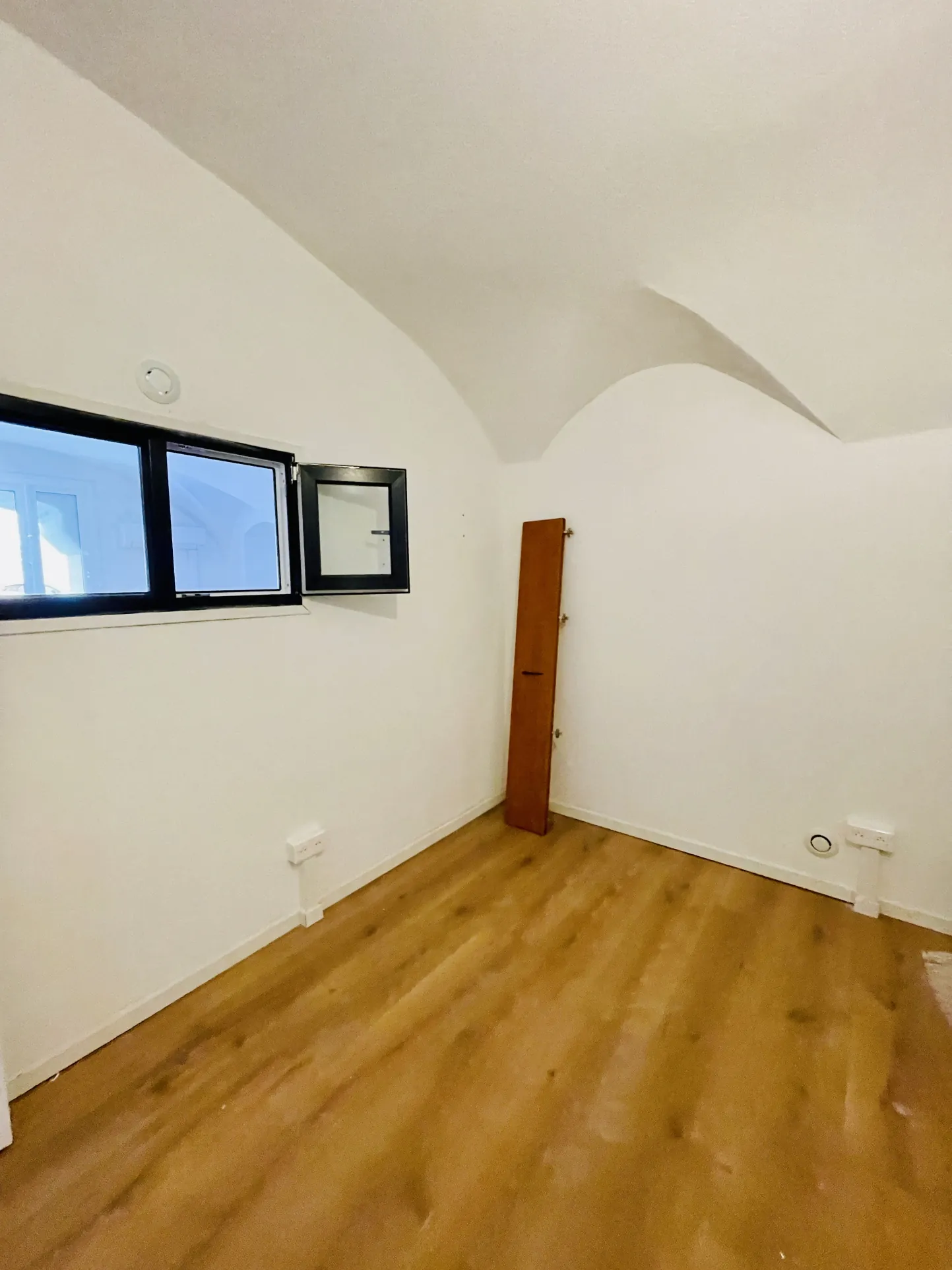 À vendre murs commerciaux de 42 m² à Bastia centre, entièrement rénovés 