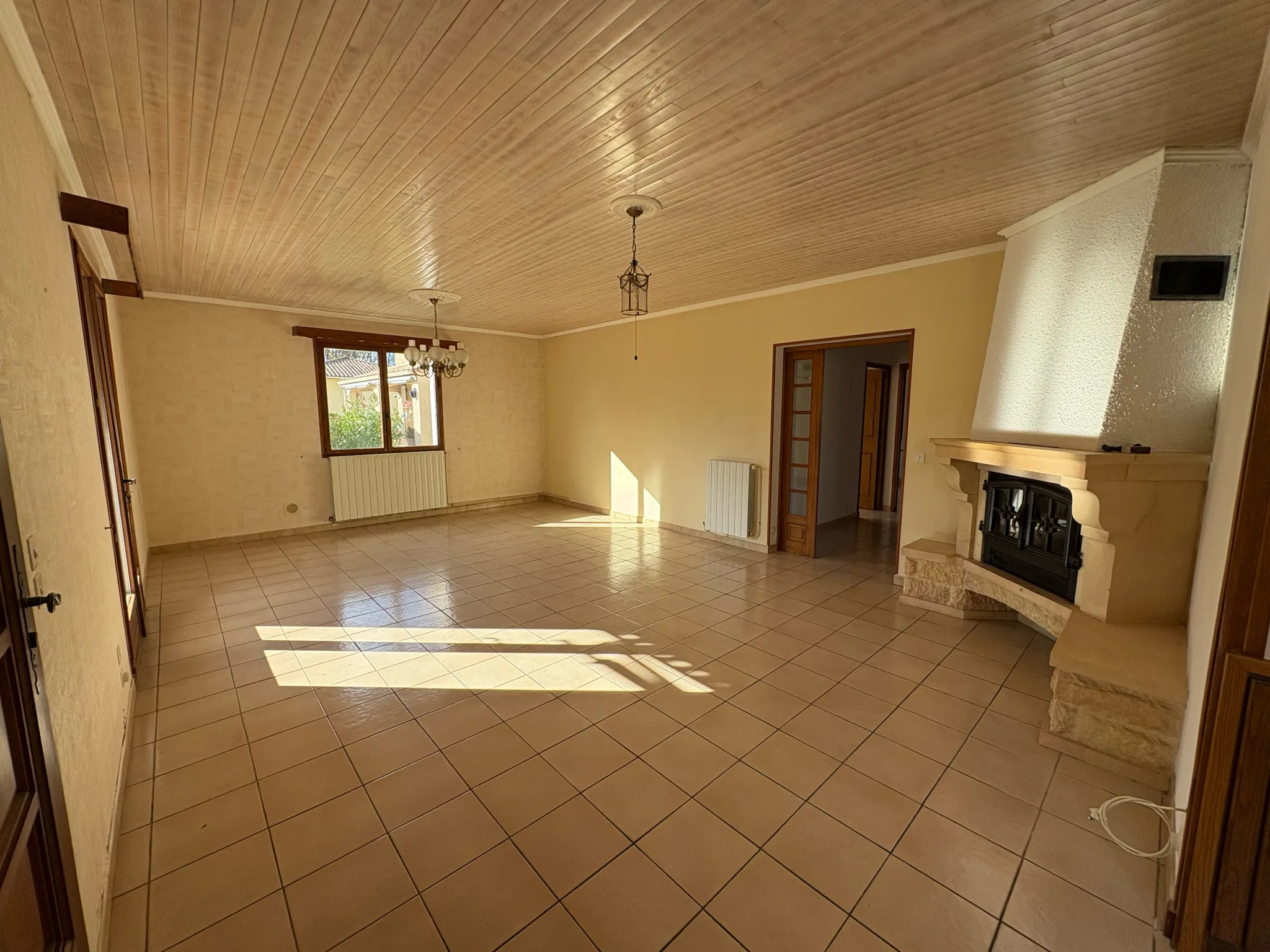 Villa plain-pied F4 à Saint-Ambroix avec garage et terrain clos de 500 m² 