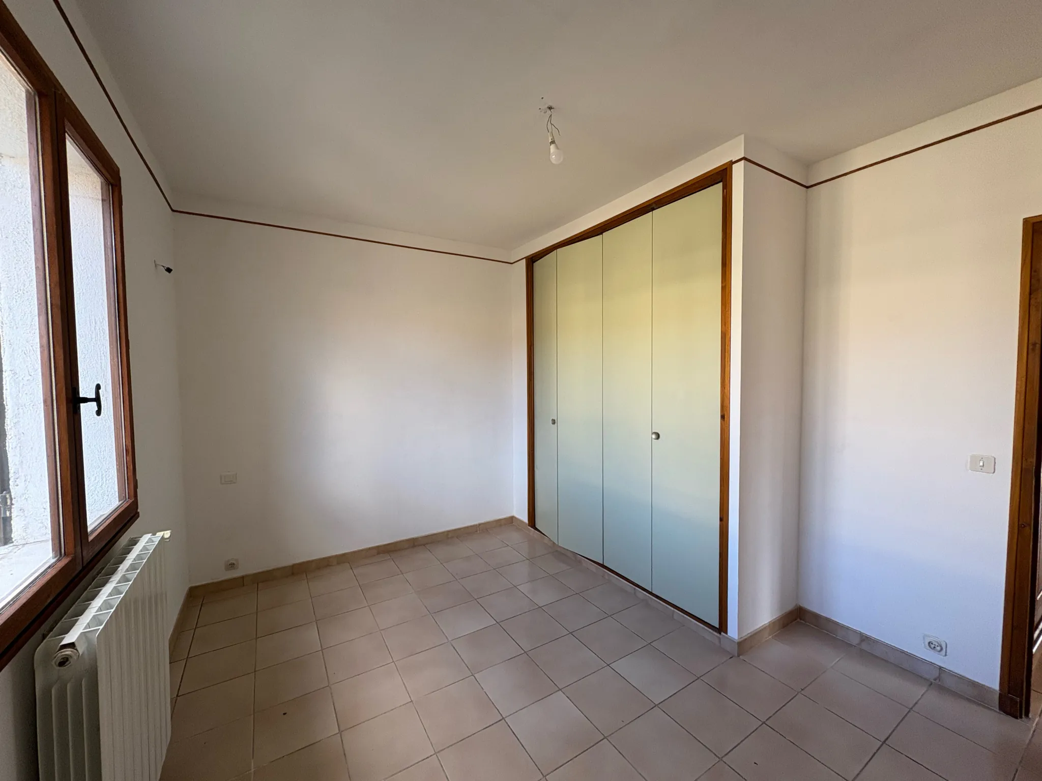 Villa plain-pied F4 à Saint-Ambroix avec garage et terrain clos de 500 m² 