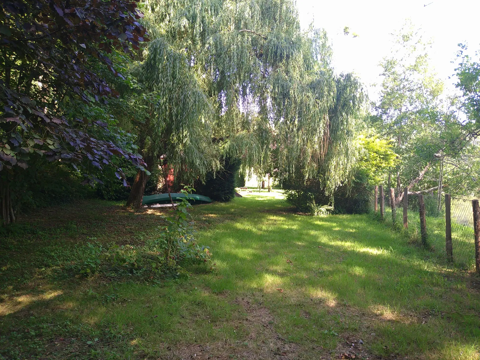 Terrain de loisir de 1710 m² avec chalet à St Leonard des Bois 