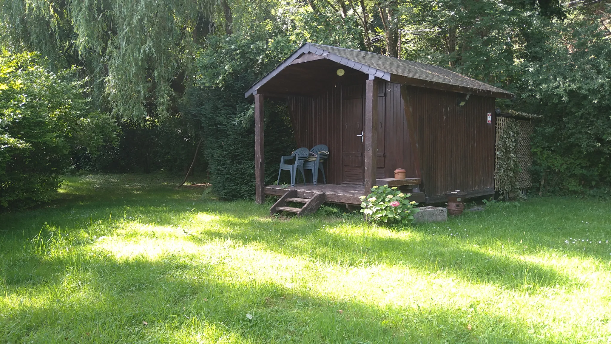 Terrain de loisir de 1710 m² avec chalet à St Leonard des Bois 