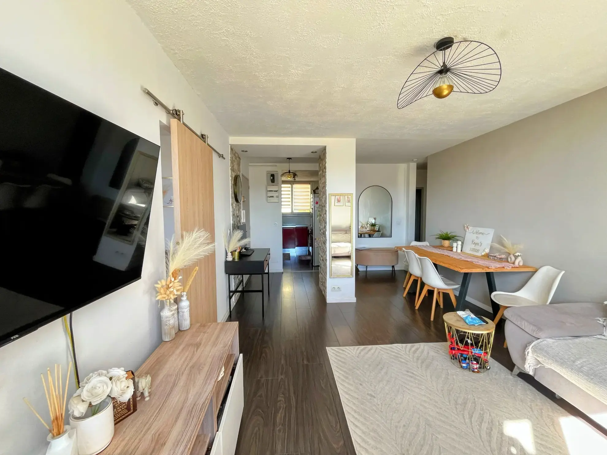 Appartement T4 entièrement rénové avec balcons et parking à La Valette du Var 