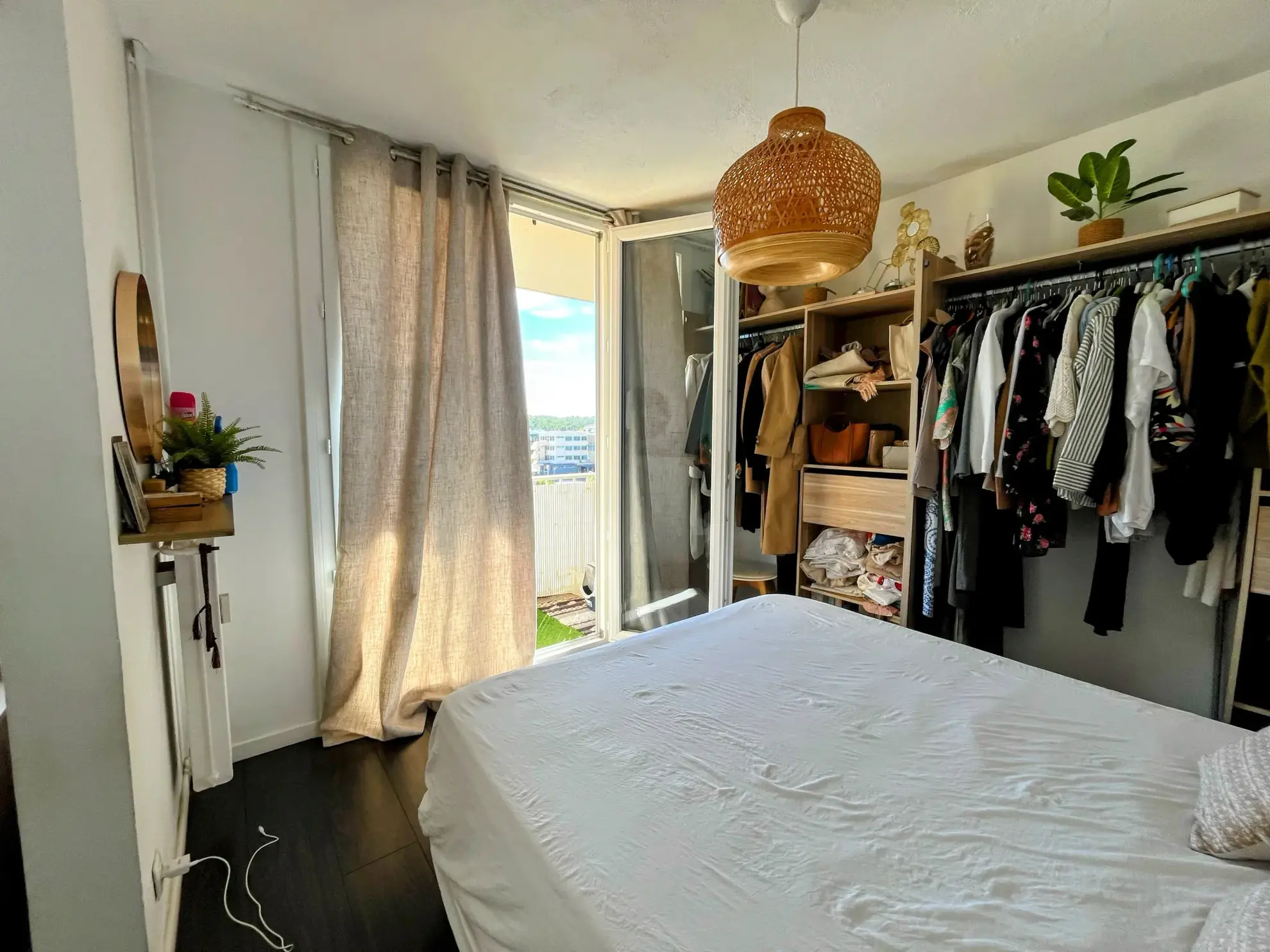 Appartement T4 entièrement rénové avec balcons et parking à La Valette du Var 