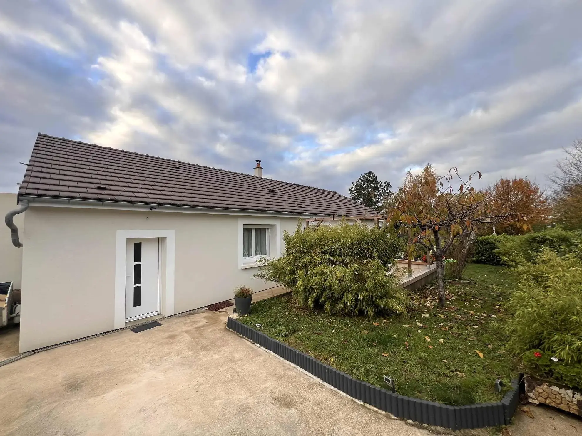 Charmante maison de plain-pied avec jardin à Auxerre