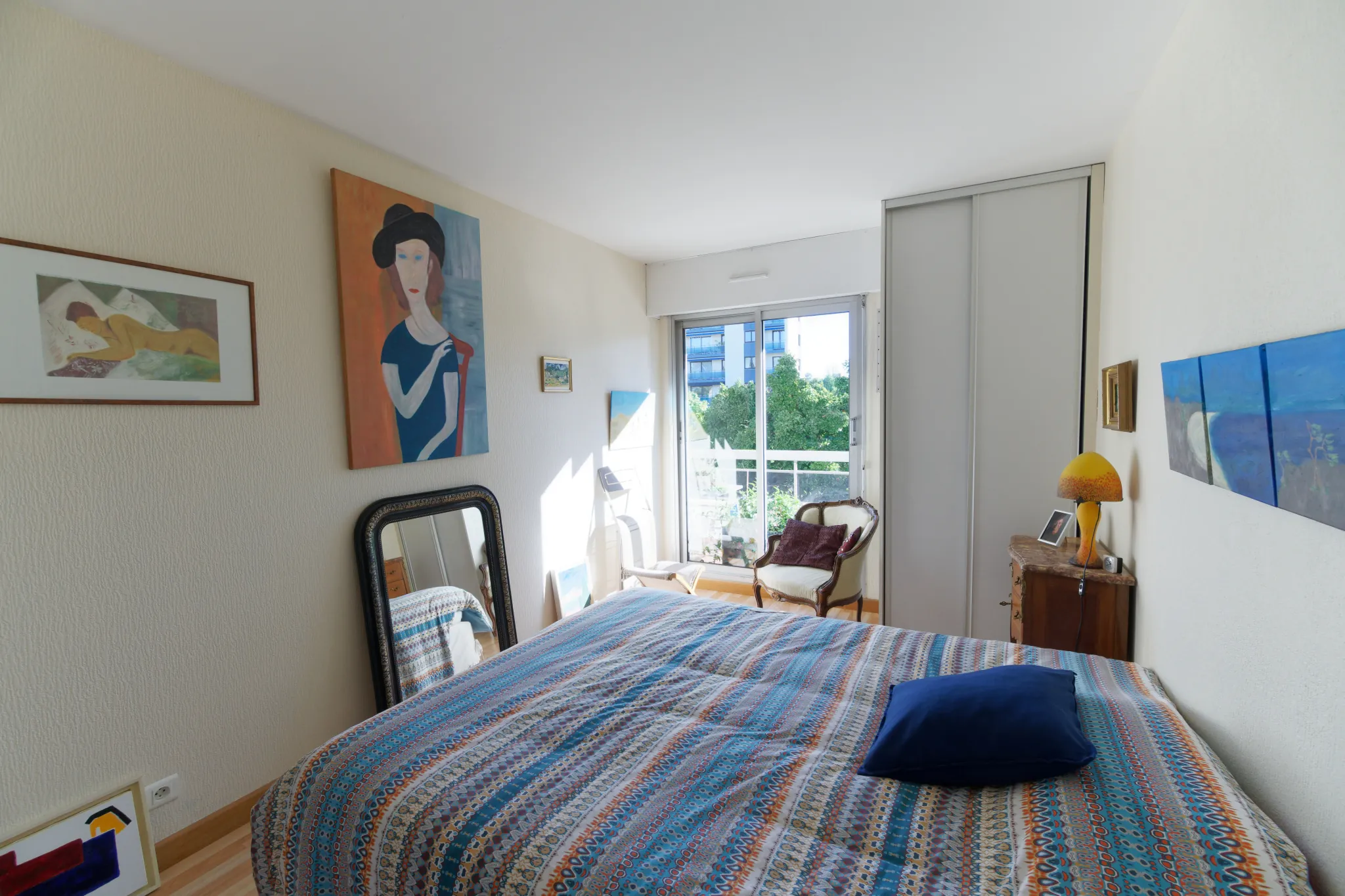 Appartement T4 à Billère avec garage, balcons et environnement paisible 