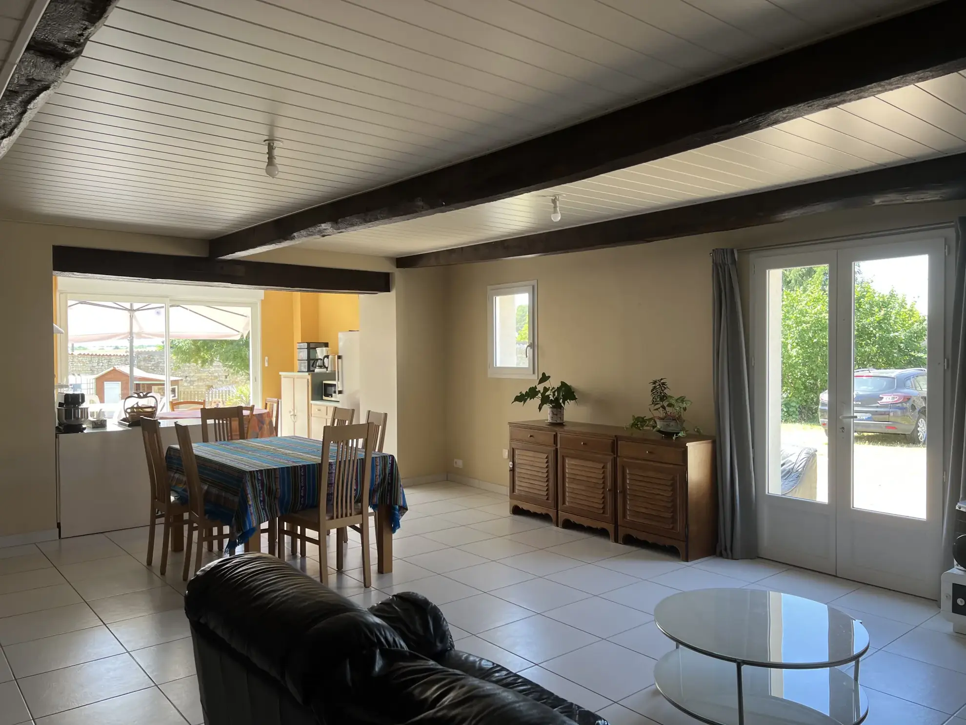 Maison en pierre rénovée avec grand jardin au centre de Saint Jean d’Hermine 