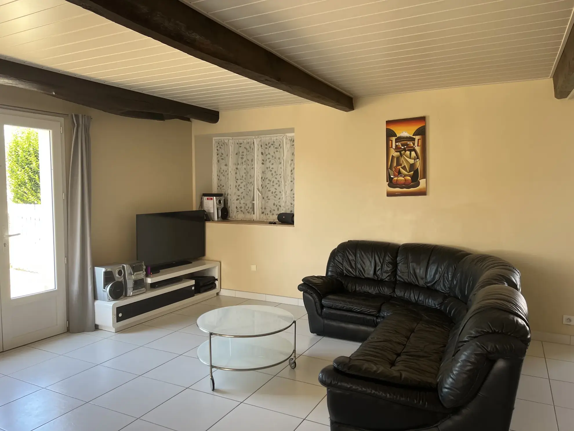 Maison en pierre rénovée avec grand jardin au centre de Saint Jean d’Hermine 