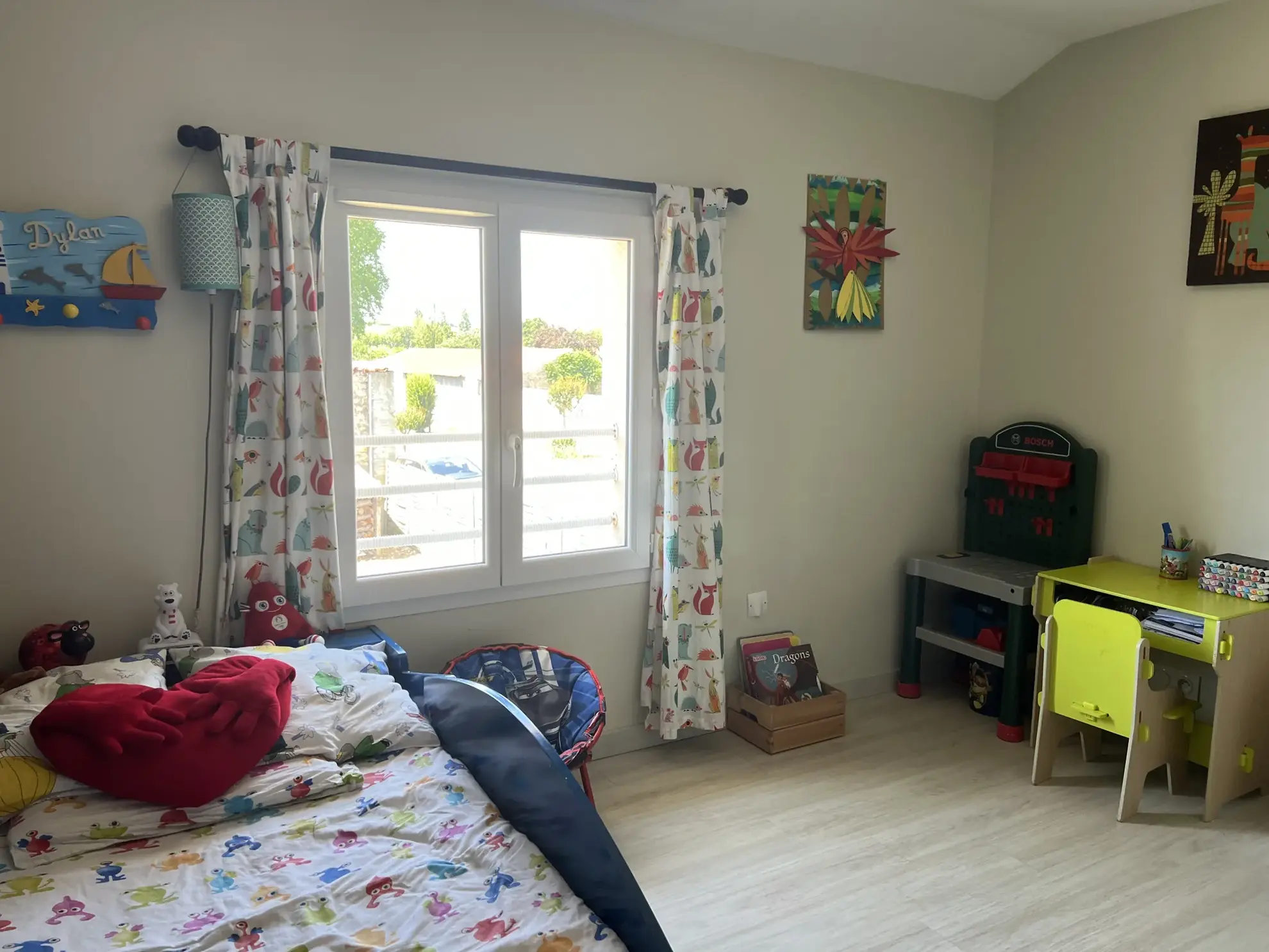 Maison en pierre rénovée avec grand jardin au centre de Saint Jean d’Hermine 