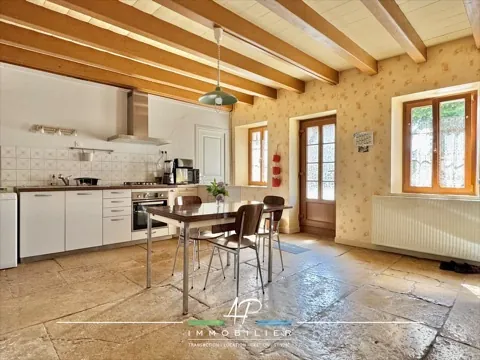 Maison ancienne de caractère à Orgeux, proche de Dijon - Charmante propriété en pierre avec jardin et dépendances 