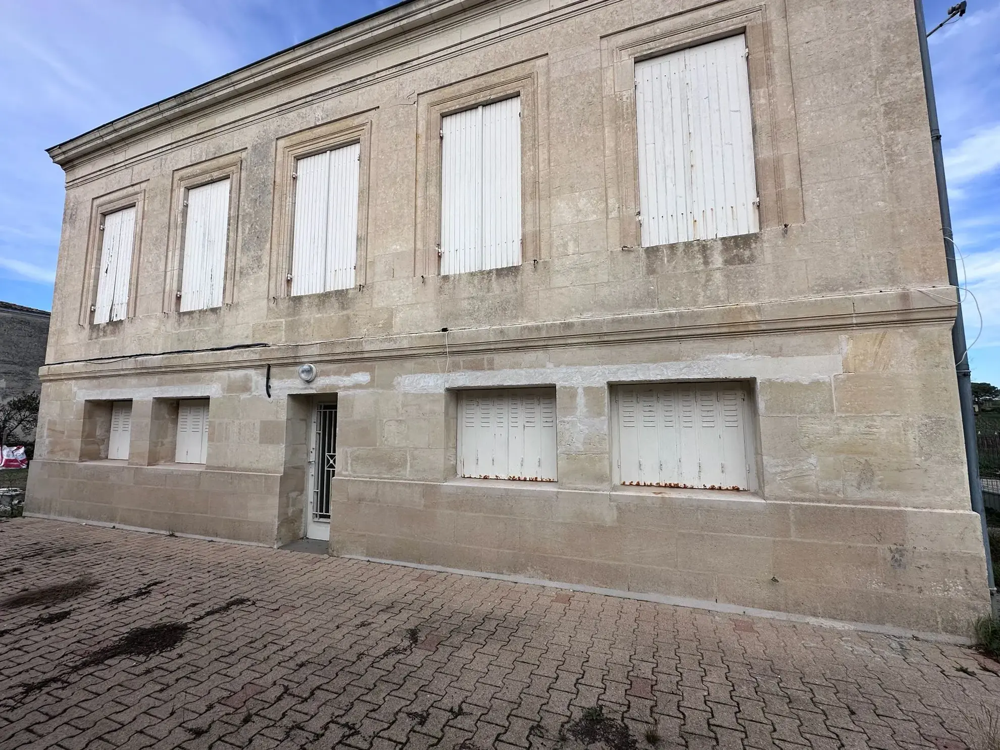 Magnifique maison en pierre de 135 m² avec potentiel de rénovation à Lugon et l'île du Carnay