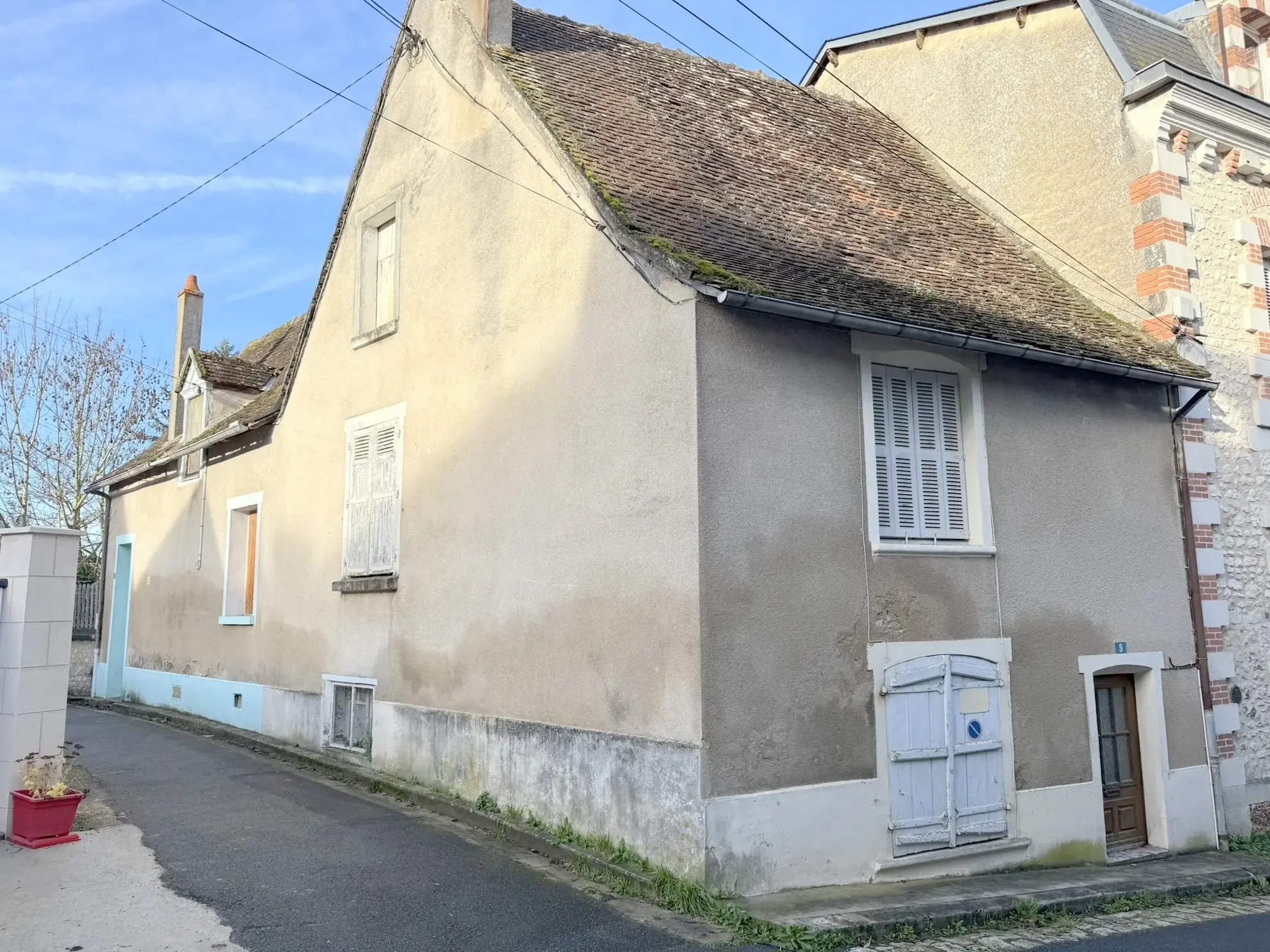 Maison de village rénovable de 124 m² avec garage à Preuilly-sur-Claise