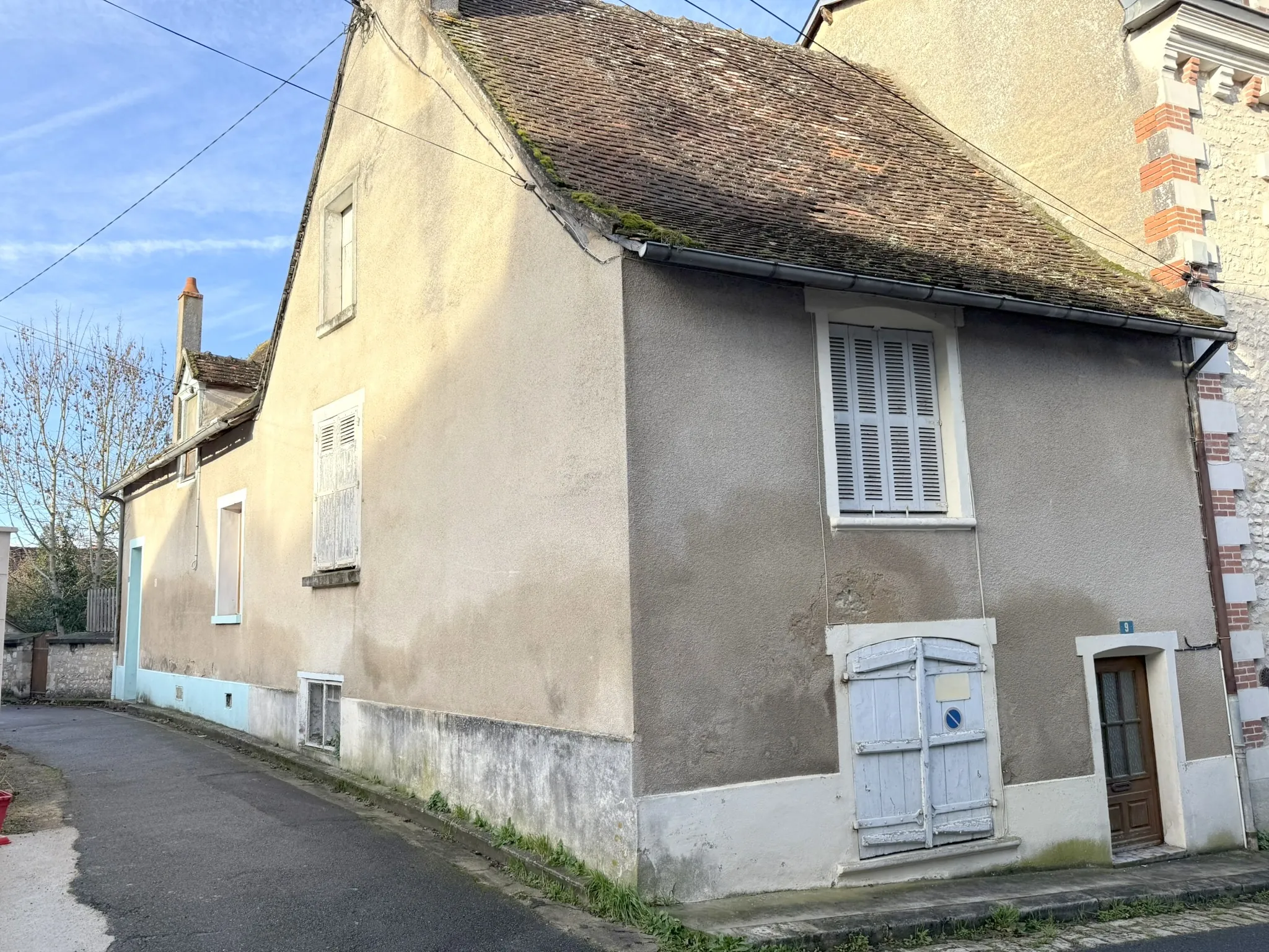 Maison de village rénovable de 124 m² avec garage à Preuilly-sur-Claise 