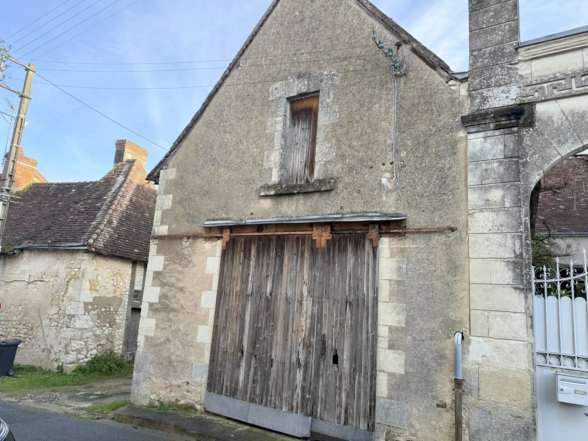 Maison de village rénovable de 124 m² avec garage à Preuilly-sur-Claise 
