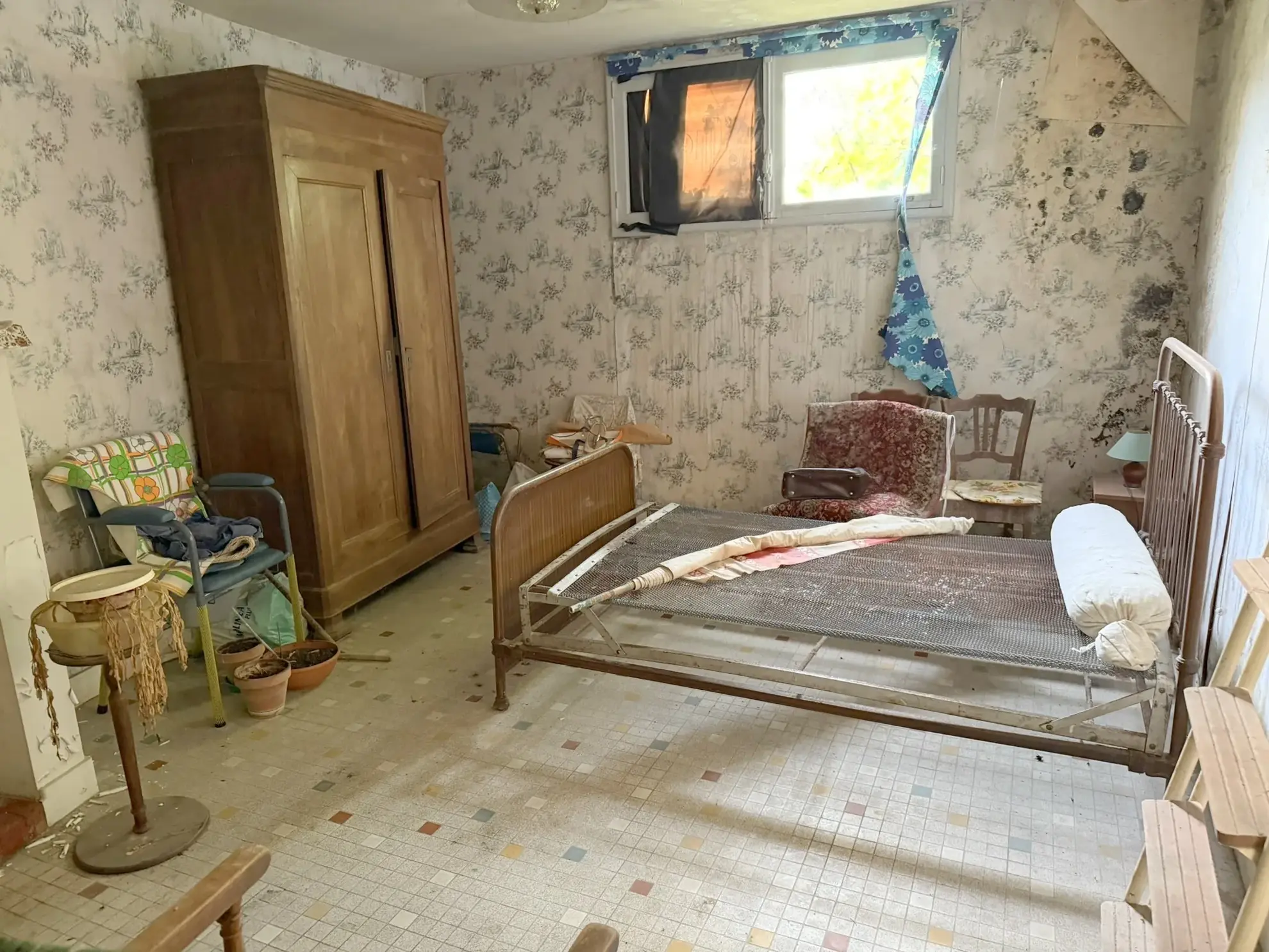 Maison de village rénovable de 124 m² avec garage à Preuilly-sur-Claise 