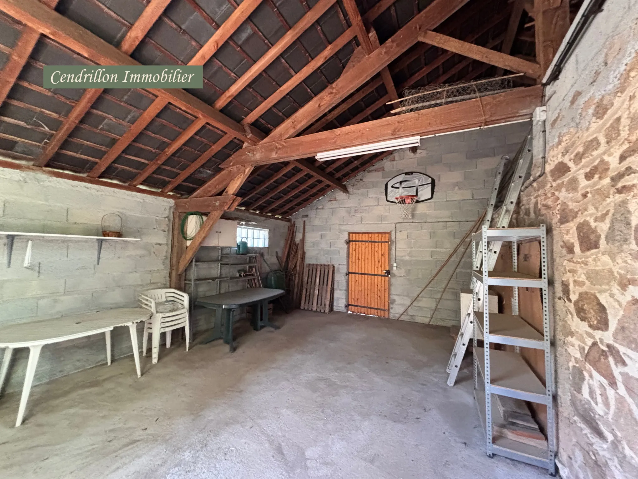 Maison semi-mitoyenne de 140 m² avec 5 chambres et grand jardin à proximité de Bourganeuf 