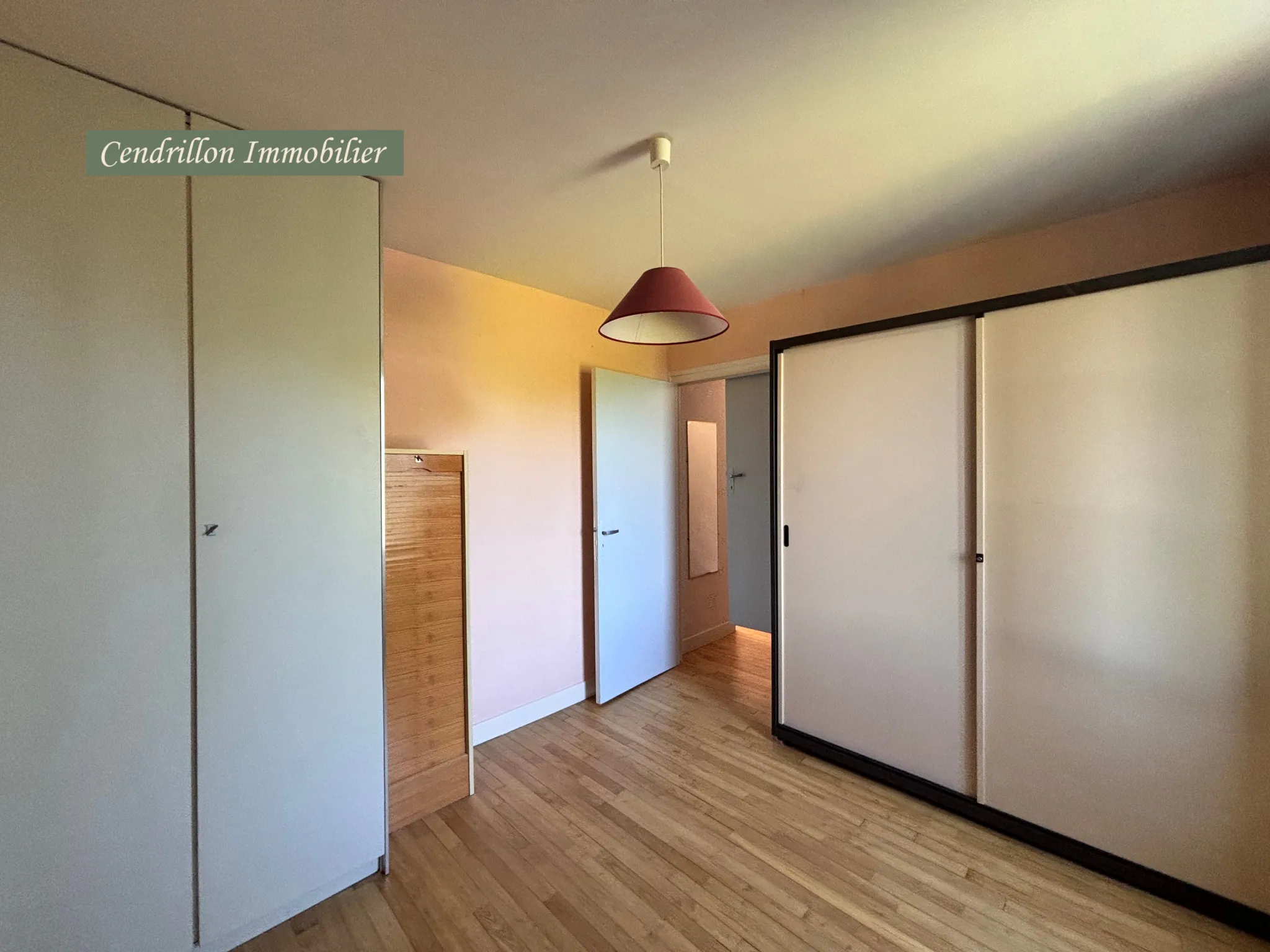 Maison semi-mitoyenne de 140 m² avec 5 chambres et grand jardin à proximité de Bourganeuf 