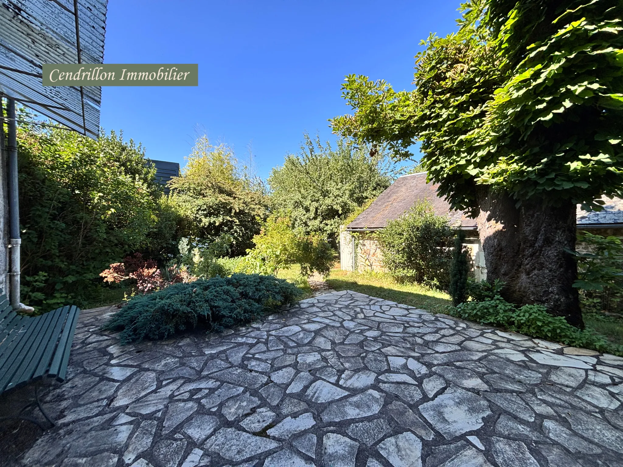 Maison semi-mitoyenne de 140 m² avec 5 chambres et grand jardin à proximité de Bourganeuf 