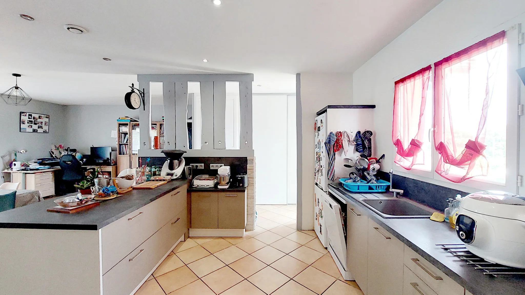 Maison de plain-pied avec piscine et jardin à La Réole - 110 m² 