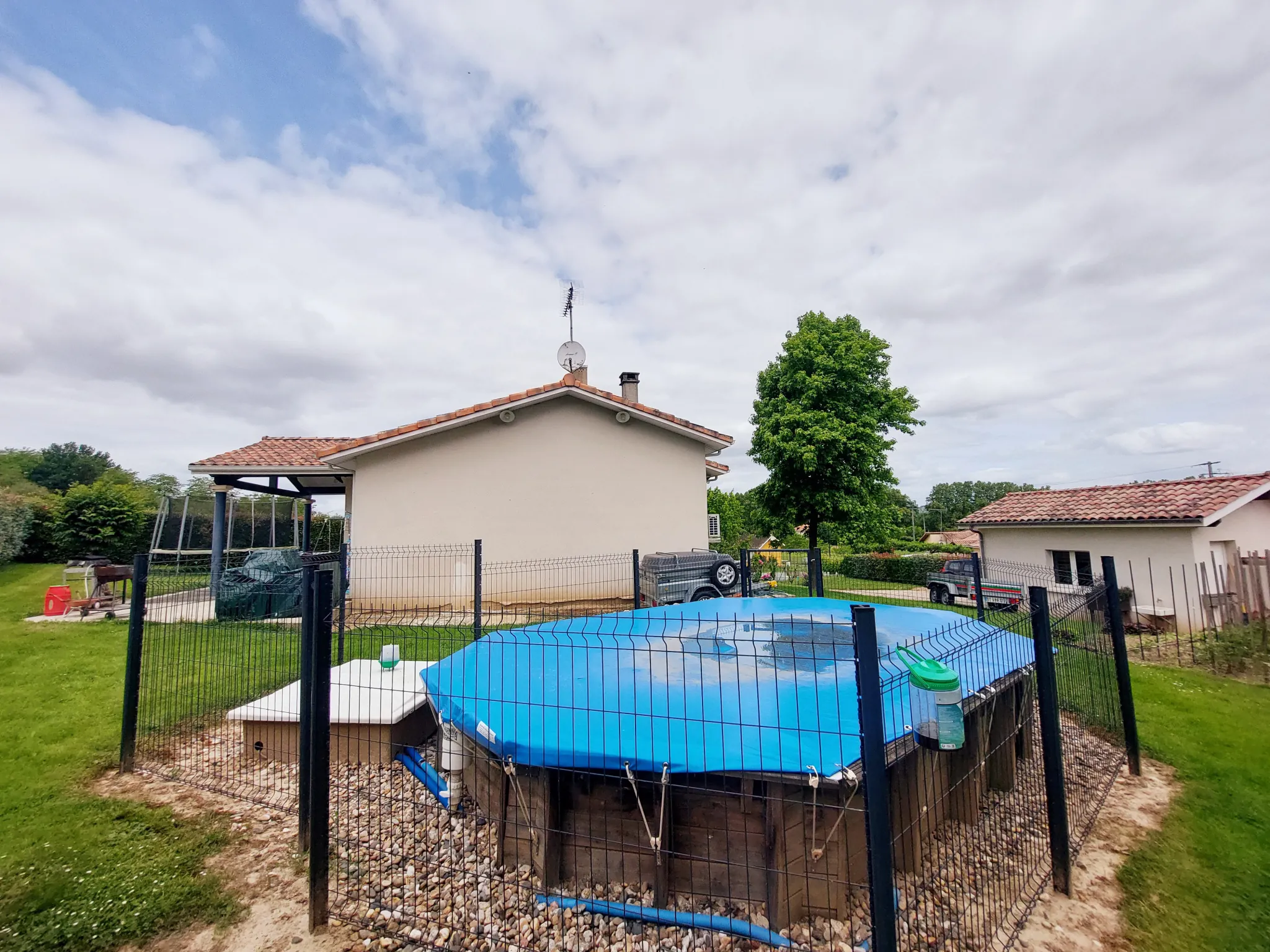 Maison de plain-pied avec piscine et jardin à La Réole - 110 m² 