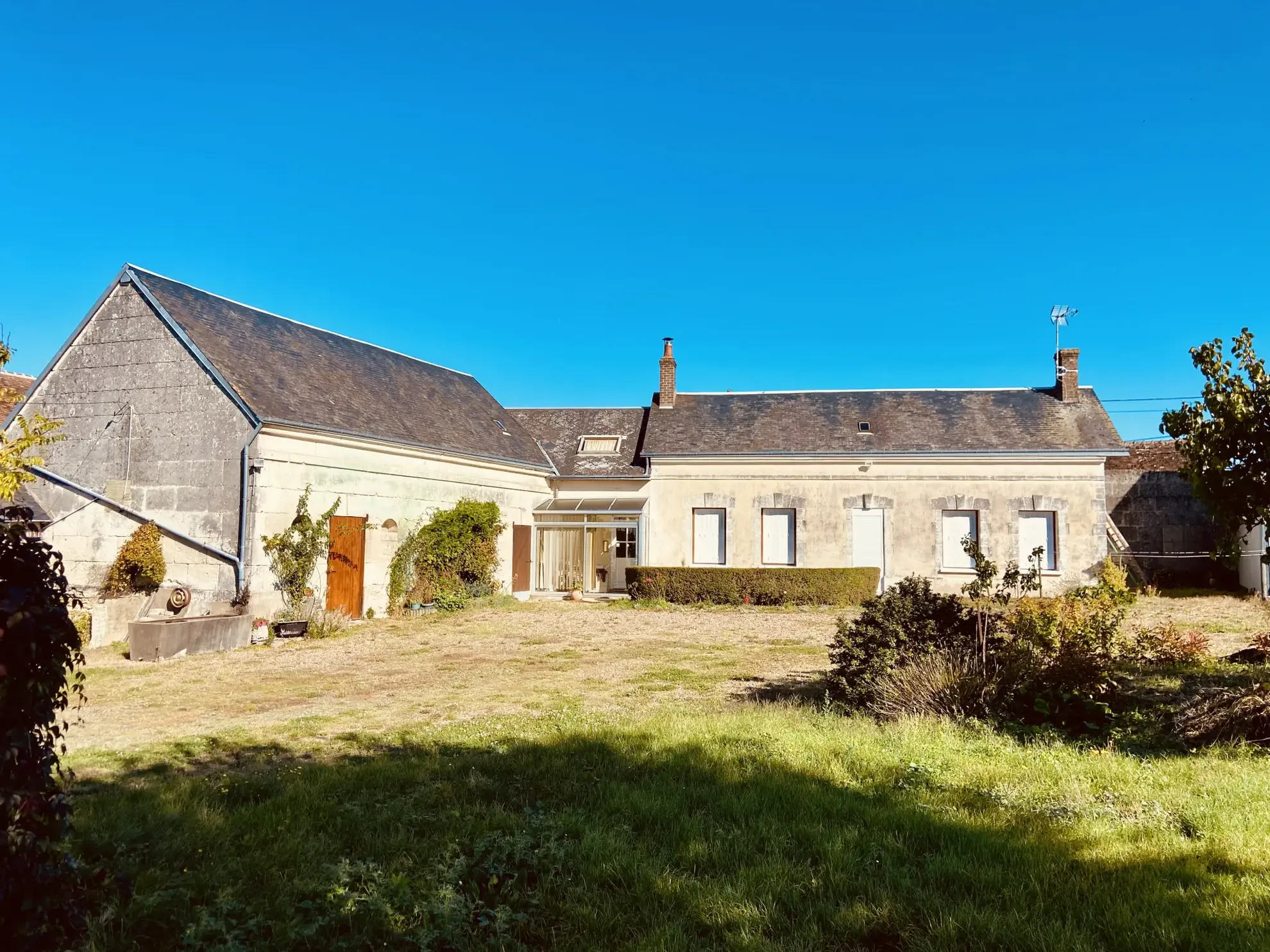 Charmant corps de ferme avec dépendances et terrain à Montoire-sur-le-Loir