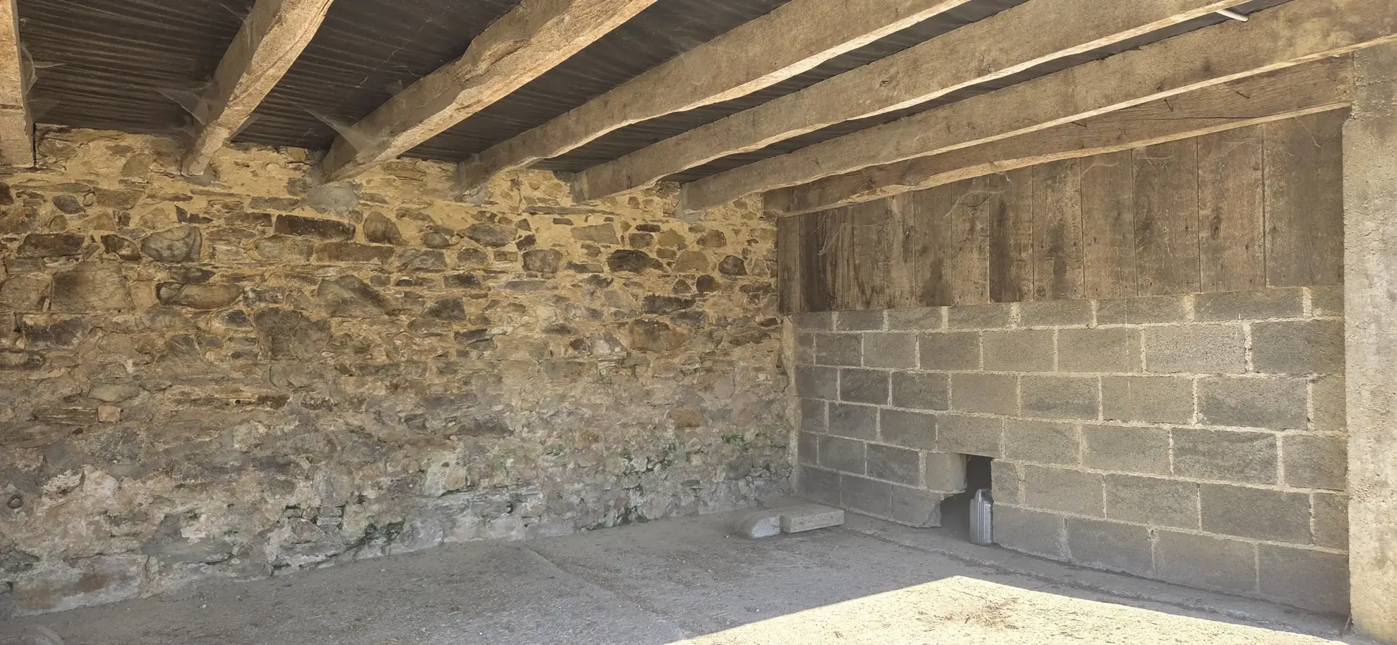 Charmante Longère en Pierre avec Vue sur Prairie à Beyssenac, proche de POMPADOUR 