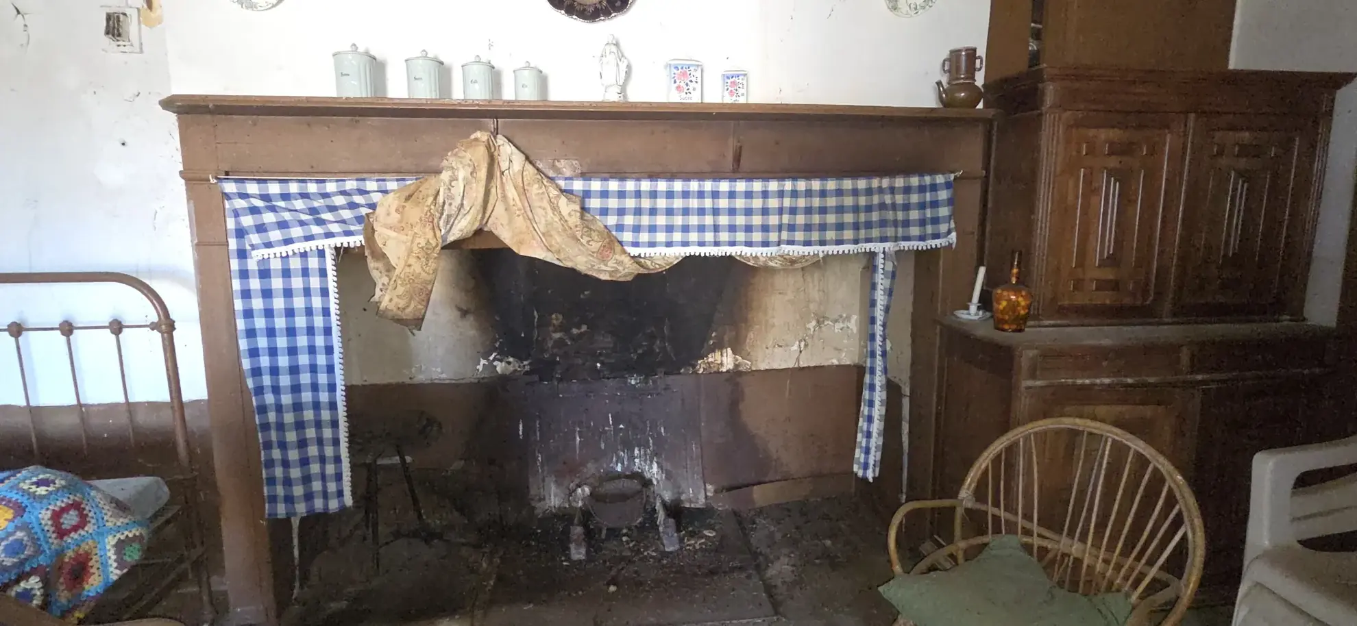 Charmante Longère en Pierre avec Vue sur Prairie à Beyssenac, proche de POMPADOUR 