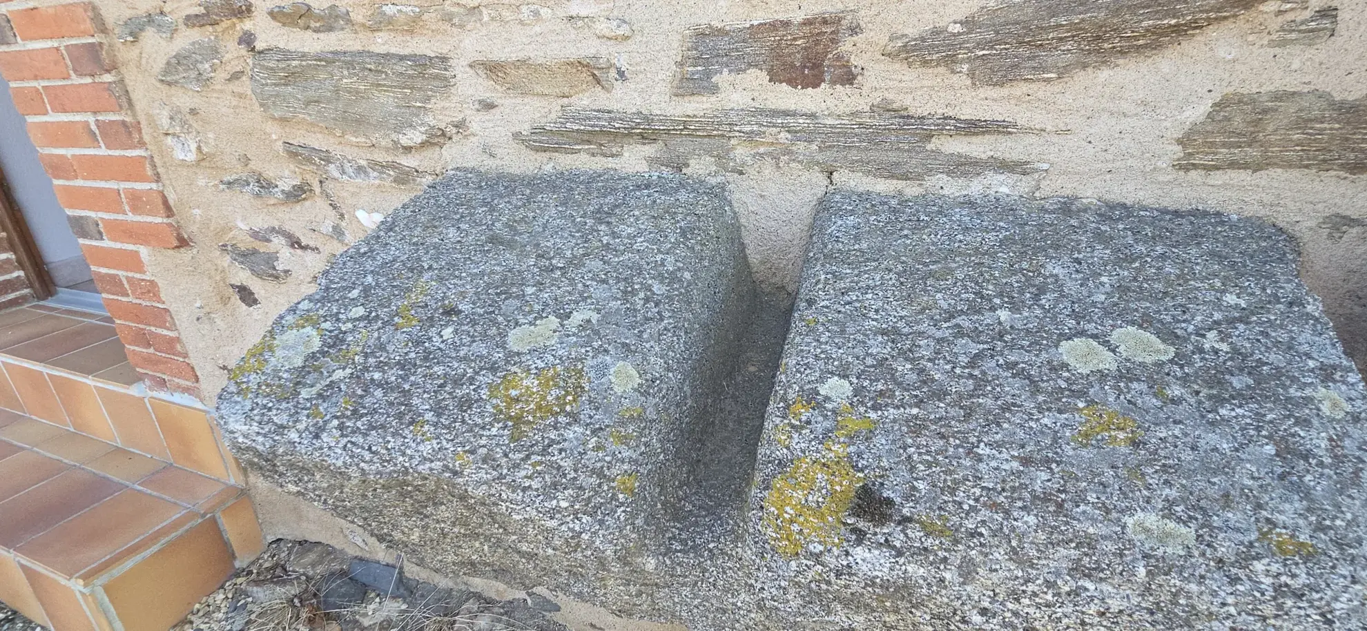 Charmante Longère en Pierre avec Vue sur Prairie à Beyssenac, proche de POMPADOUR 