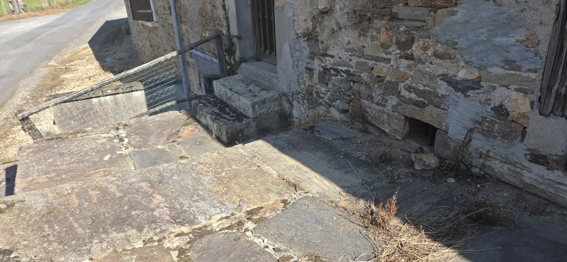 Charmante Longère en Pierre avec Vue sur Prairie à Beyssenac, proche de POMPADOUR 