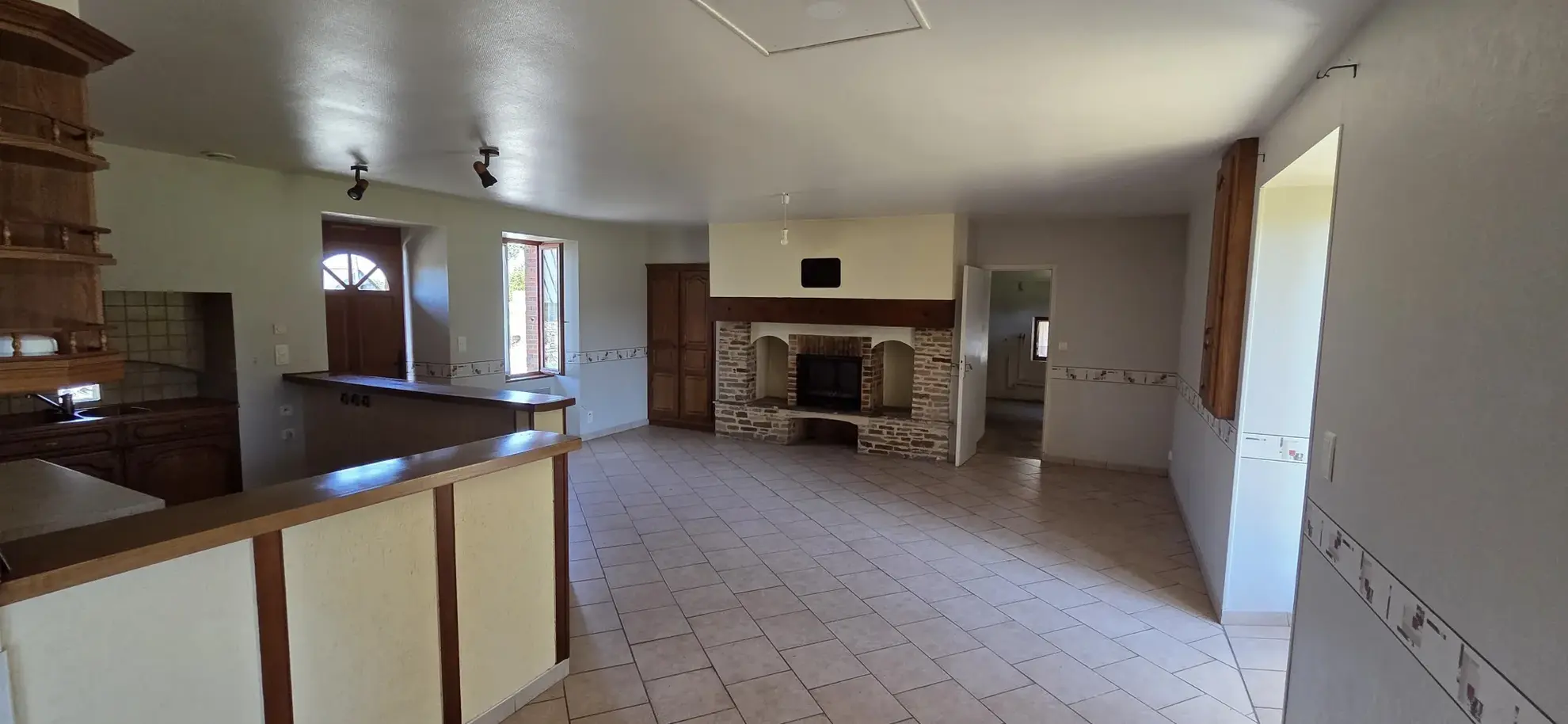 Charmante Longère en Pierre avec Vue sur Prairie à Beyssenac, proche de POMPADOUR 