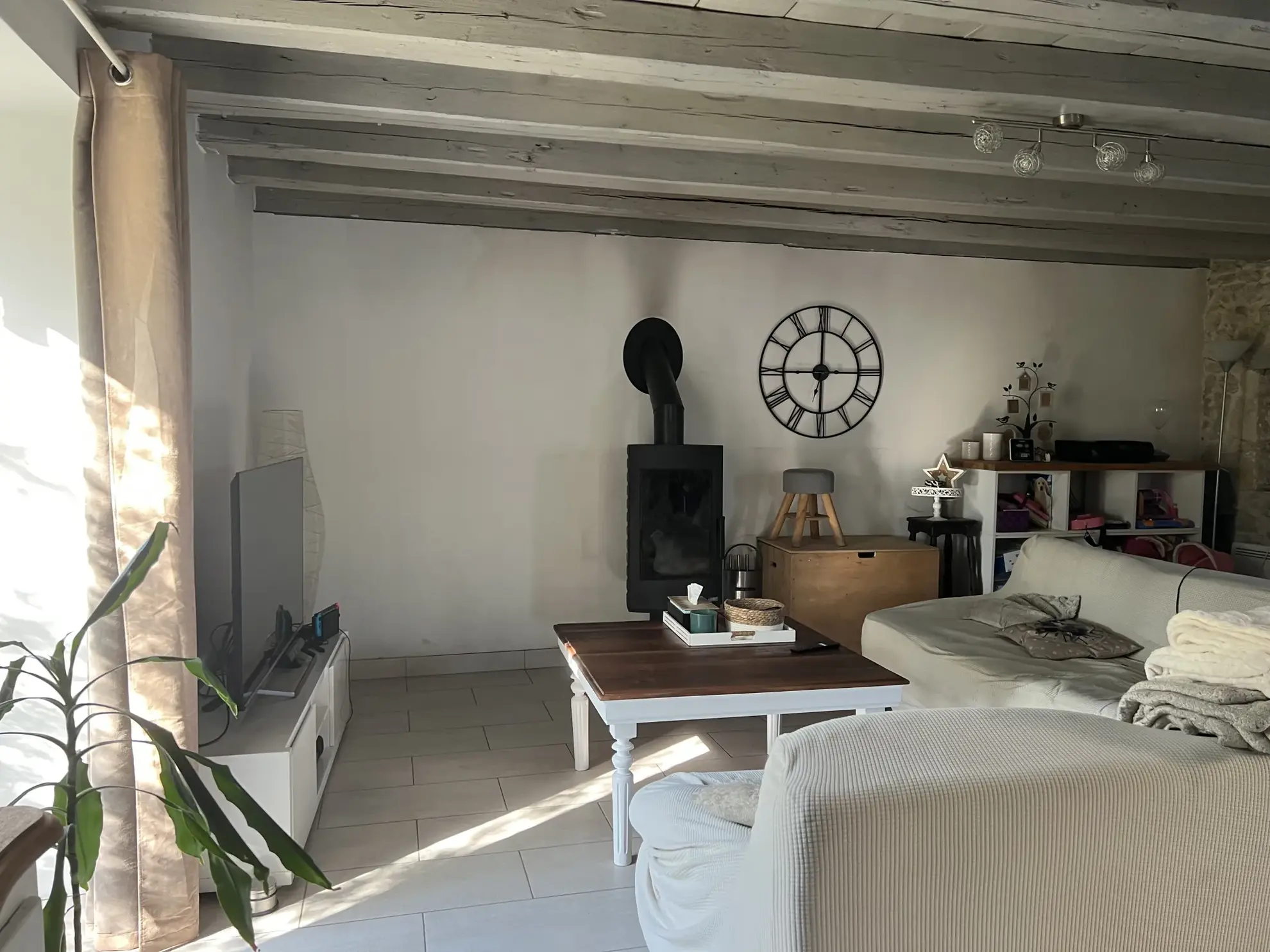 Maison en pierre à Sainte-Hermine avec jardin, terrasse et garage - À rénover 