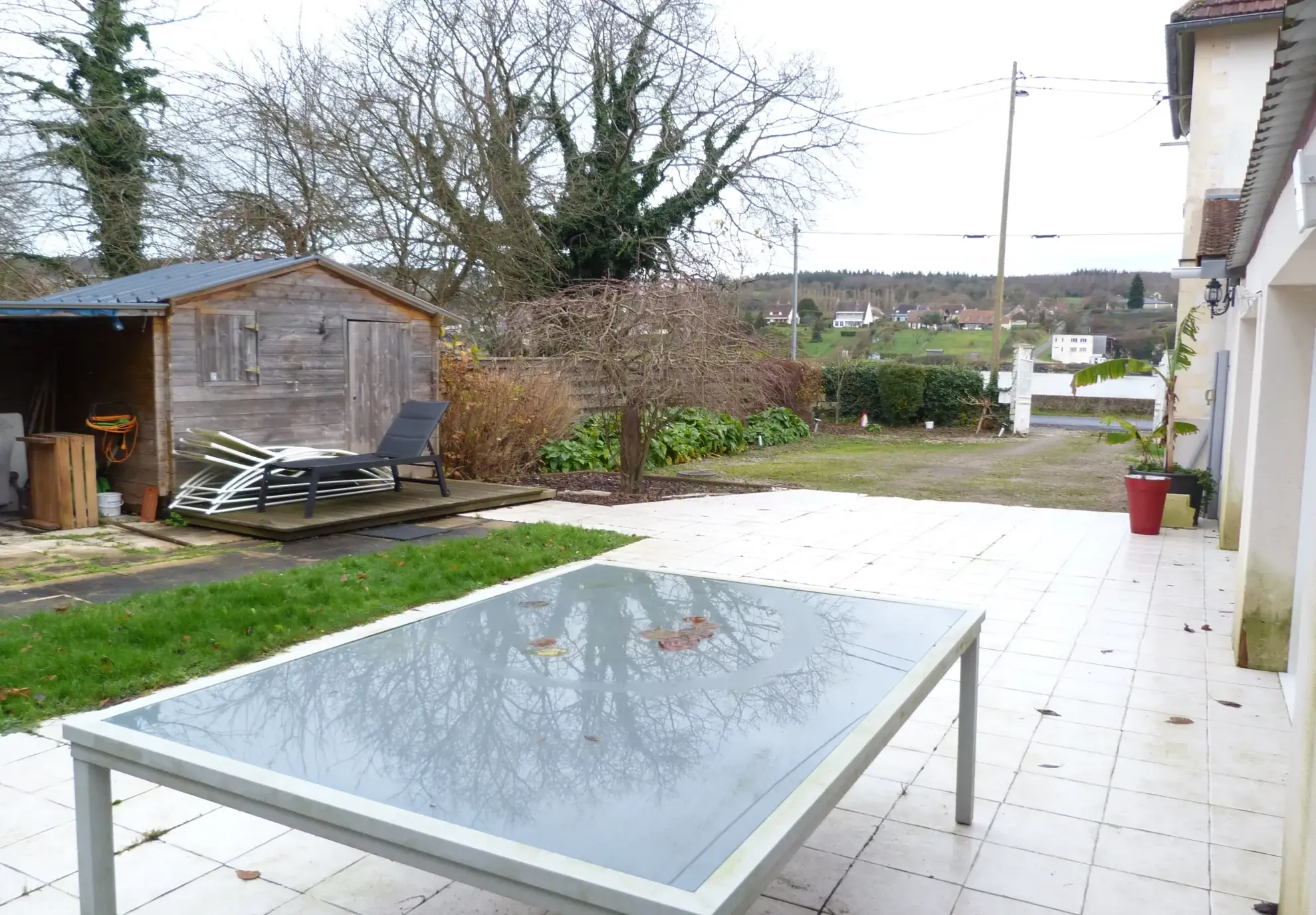 Villa anglo-normande avec piscine et vue sur la Seine à Arelau­ne-en-Seine 