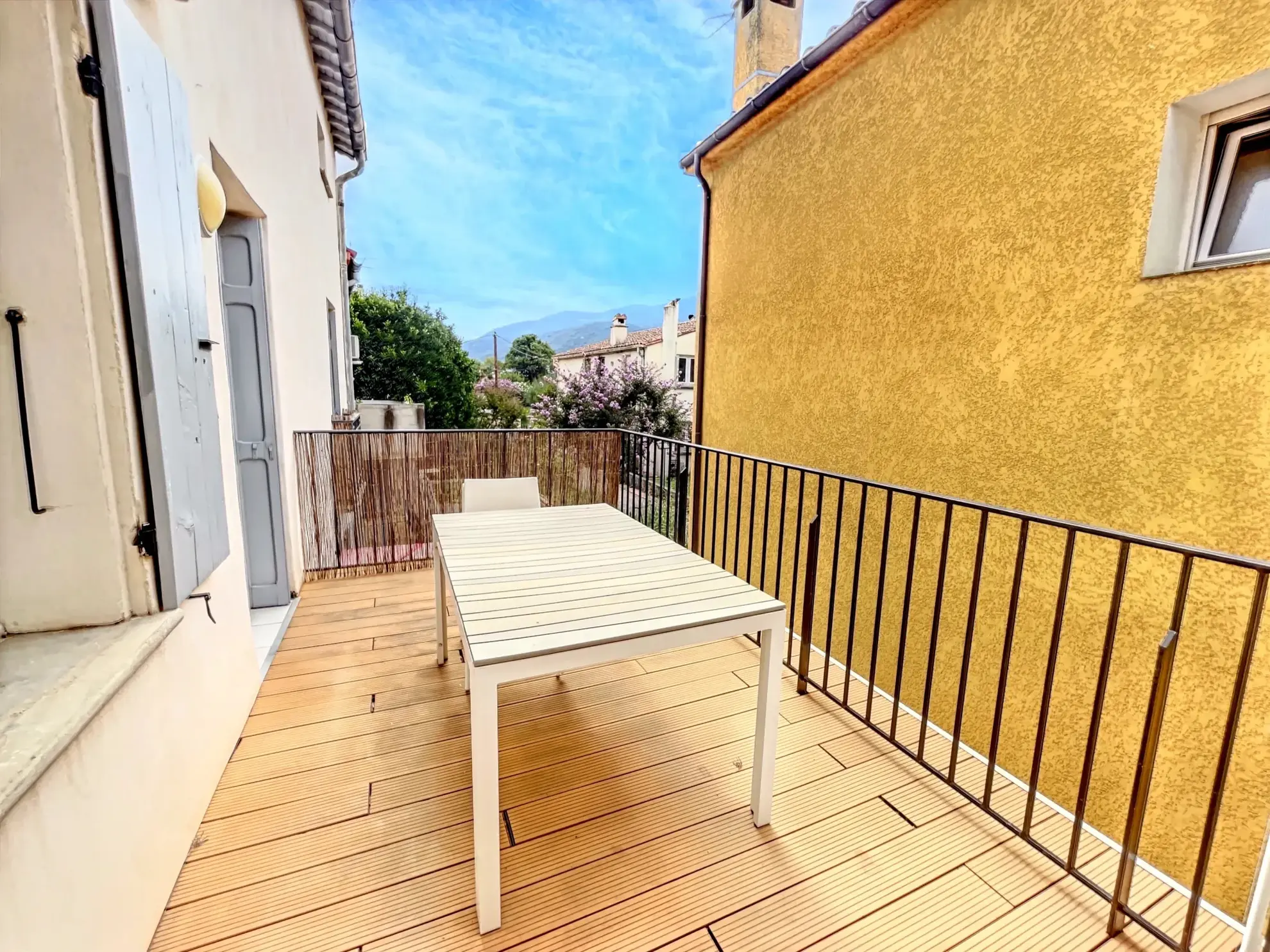 Bel appartement F3 avec terrasse à Céret, proche centre-ville 