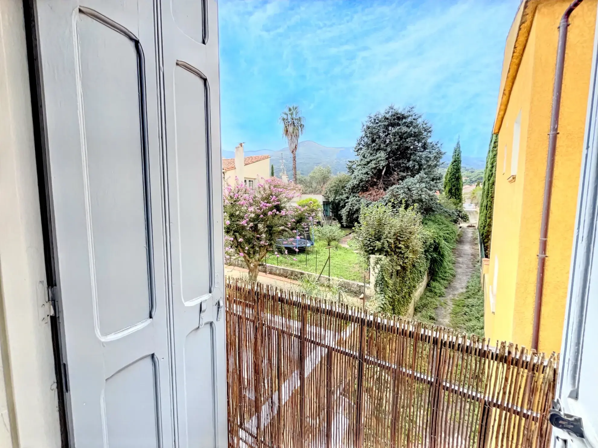 Bel appartement F3 avec terrasse à Céret, proche centre-ville 