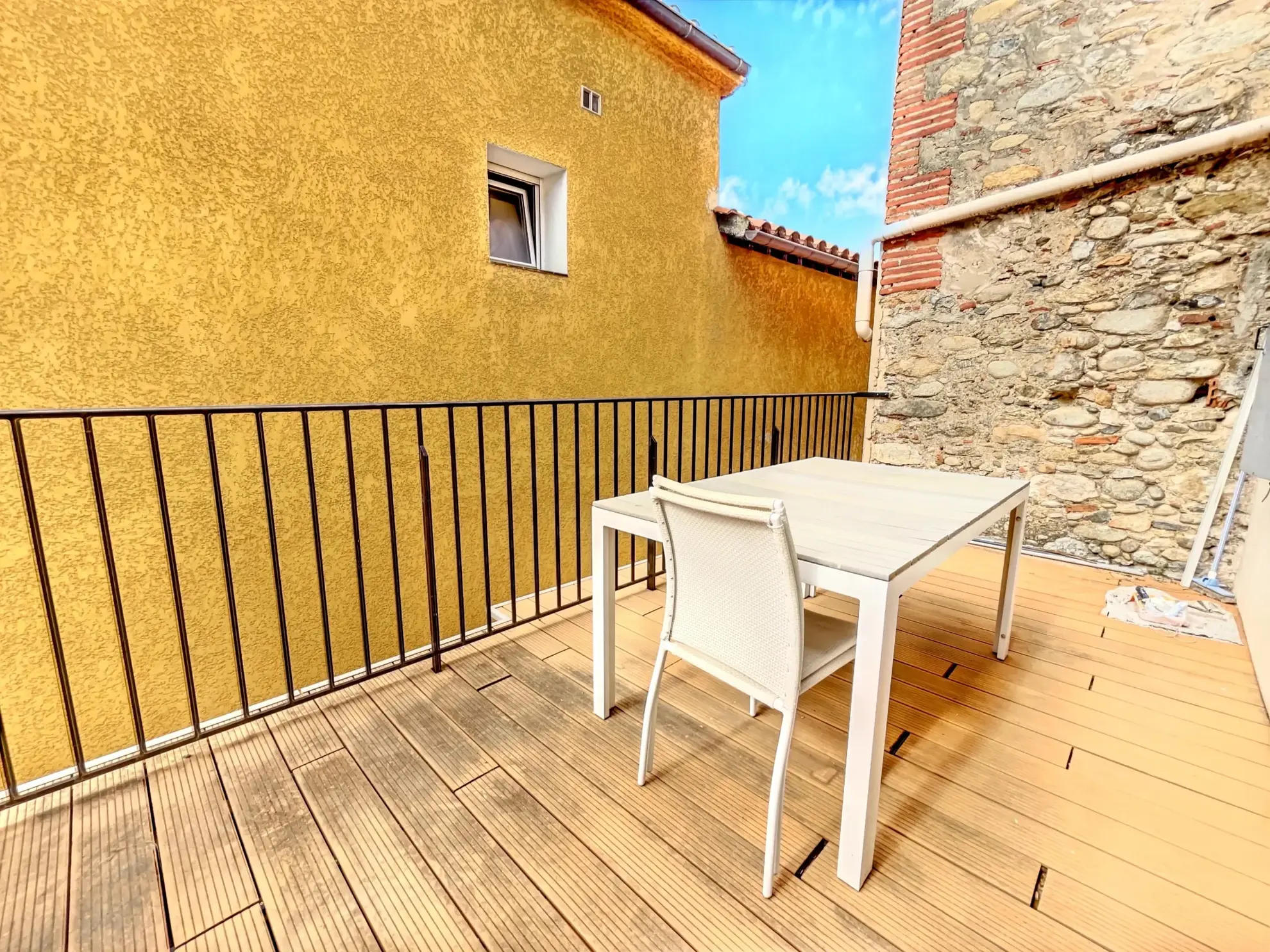 Bel appartement F3 avec terrasse à Céret, proche centre-ville 