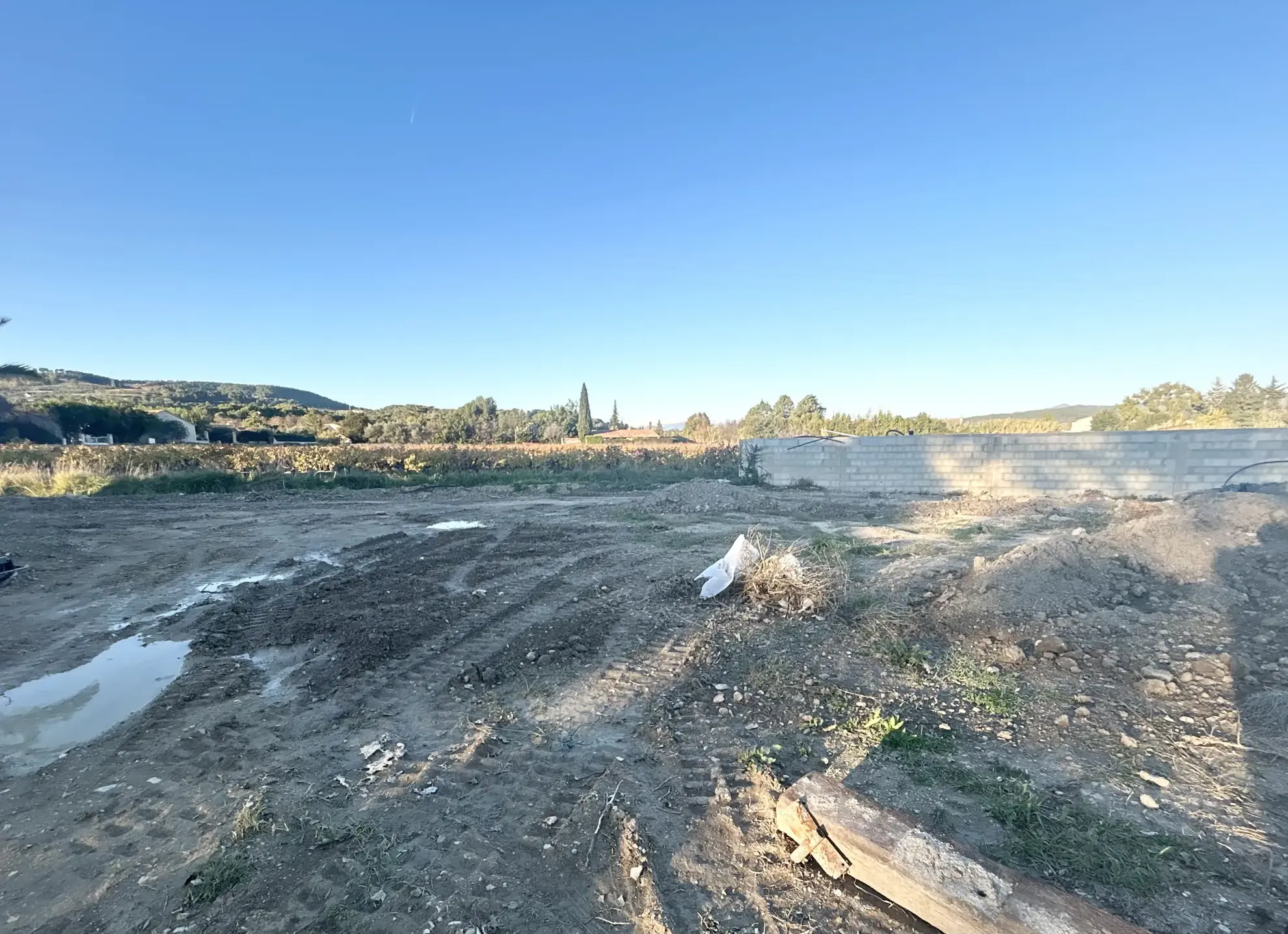 Terrain constructible de 433 m² à Roaix, proche Vaison-la-Romaine