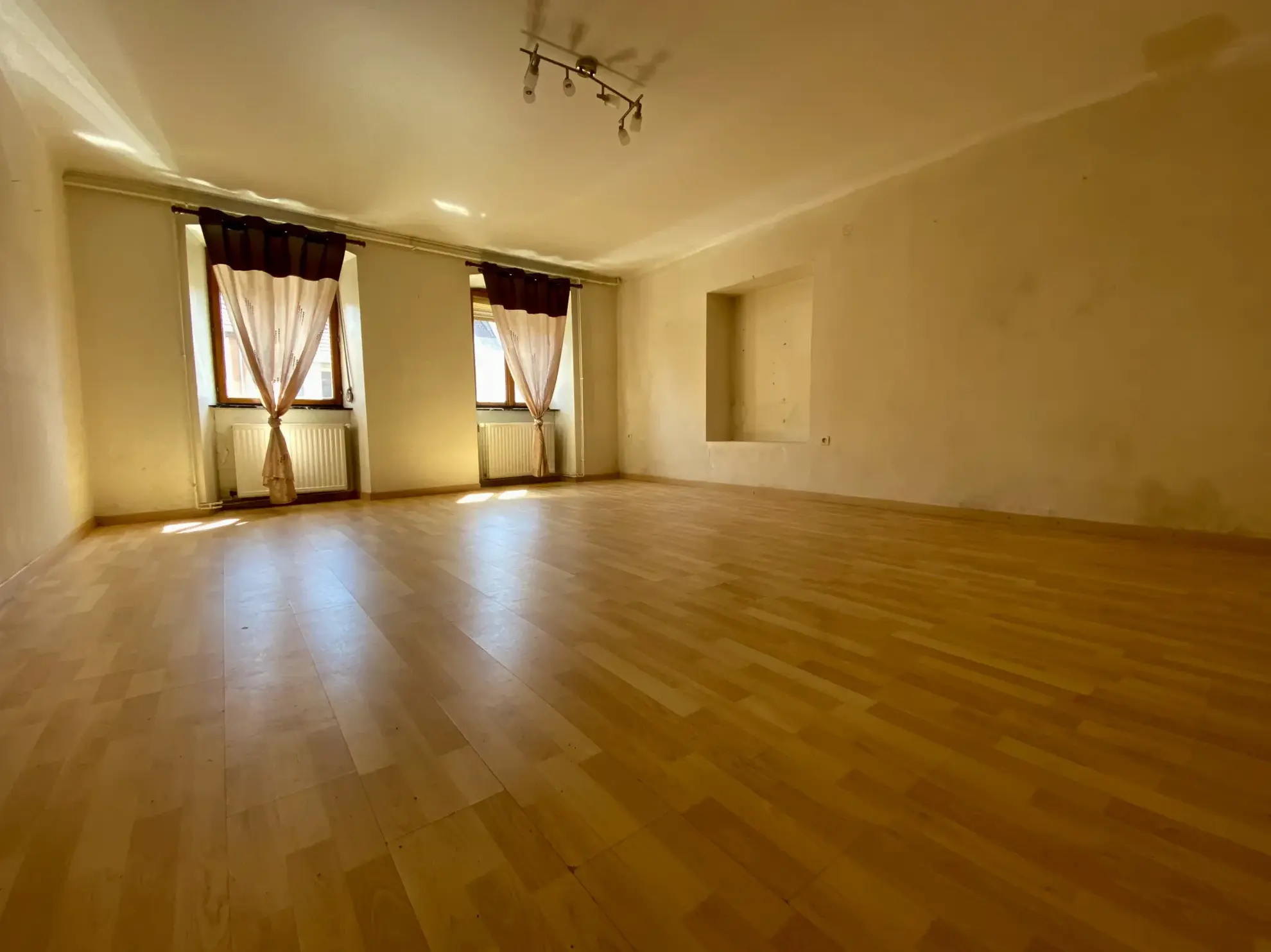 Maison de 192 m2 avec jardin et garage à Oermingen – Opportunité à saisir 