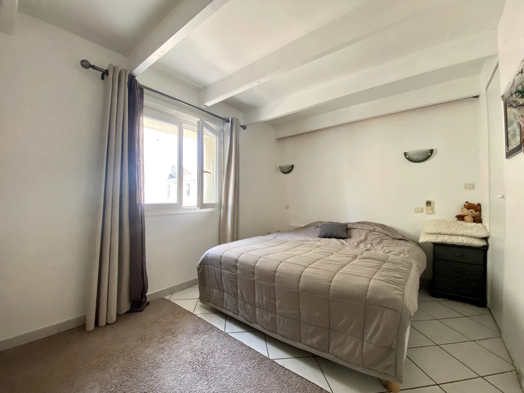 Maison vigneronne à Vias avec terrasse, vue dégagée et grand garage 