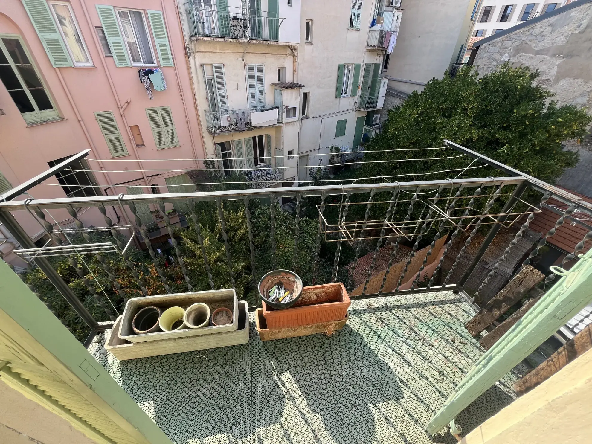 Appartement 3 pièces avec caves à Menton - Opportunité à saisir 