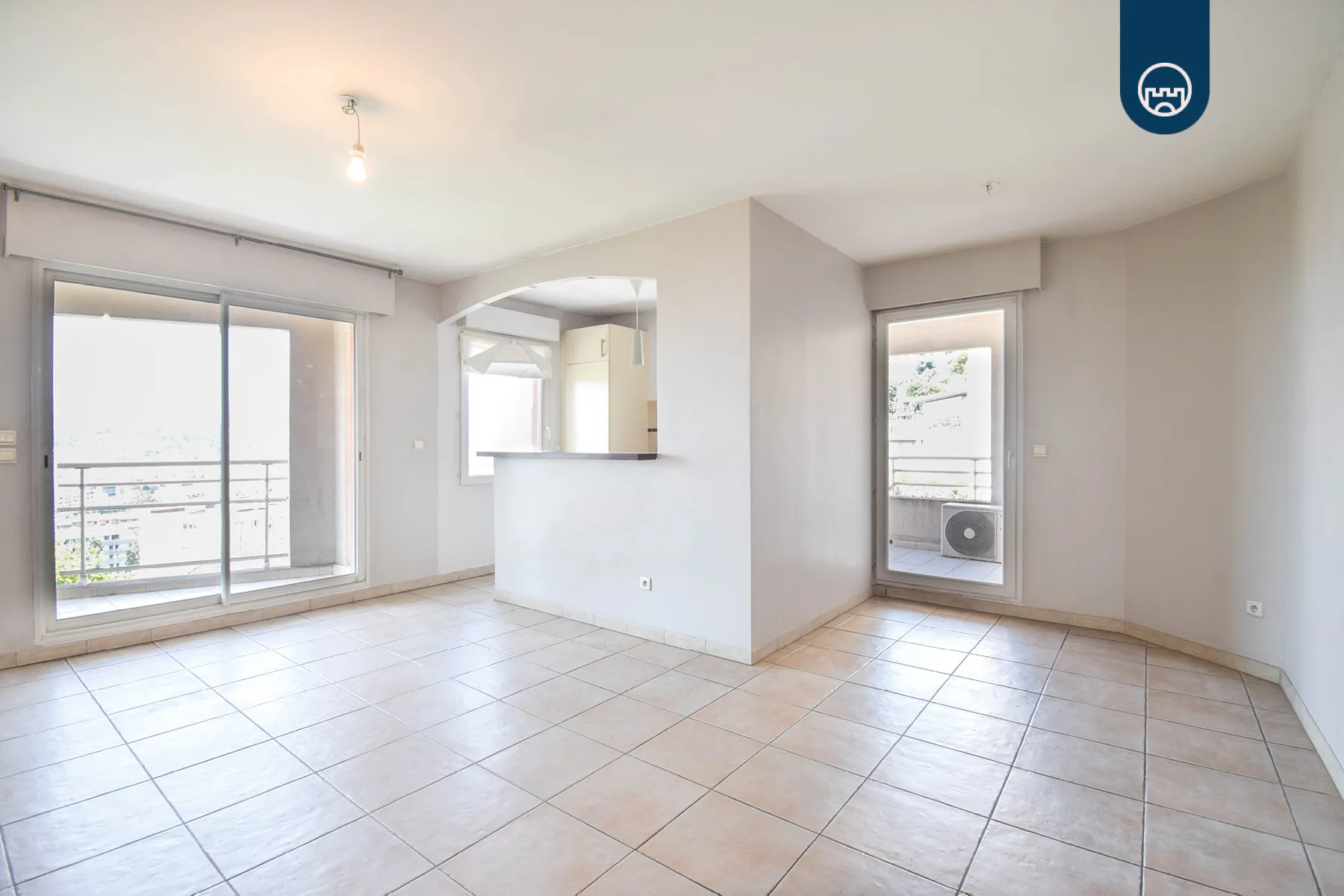Achat Appartement 2 pièces à Nice Mont Boron – Vue dégagée et proximité commerces 