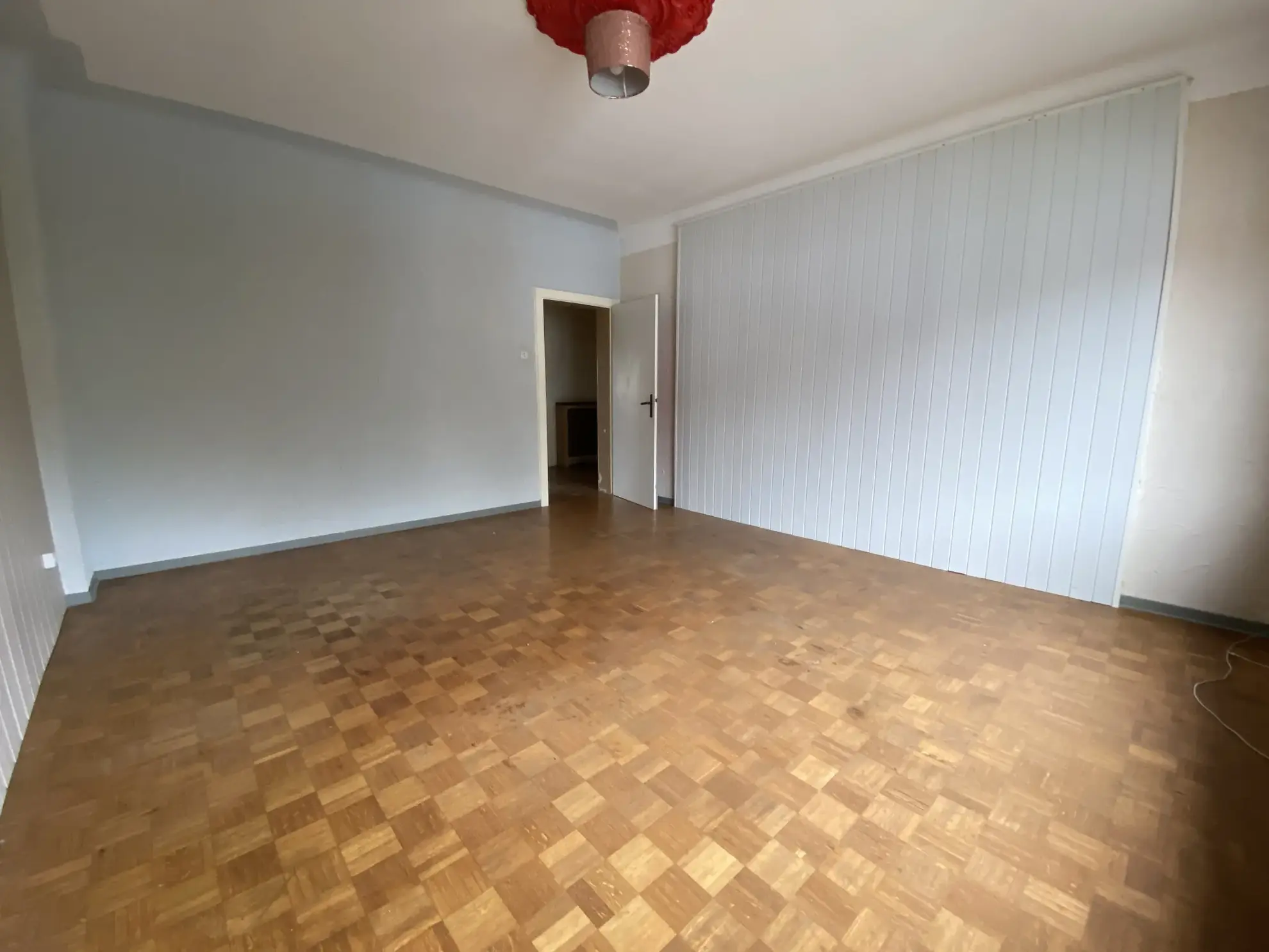 Maison mitoyenne F6 à Creutzwald avec grand potentiel de rénovation 