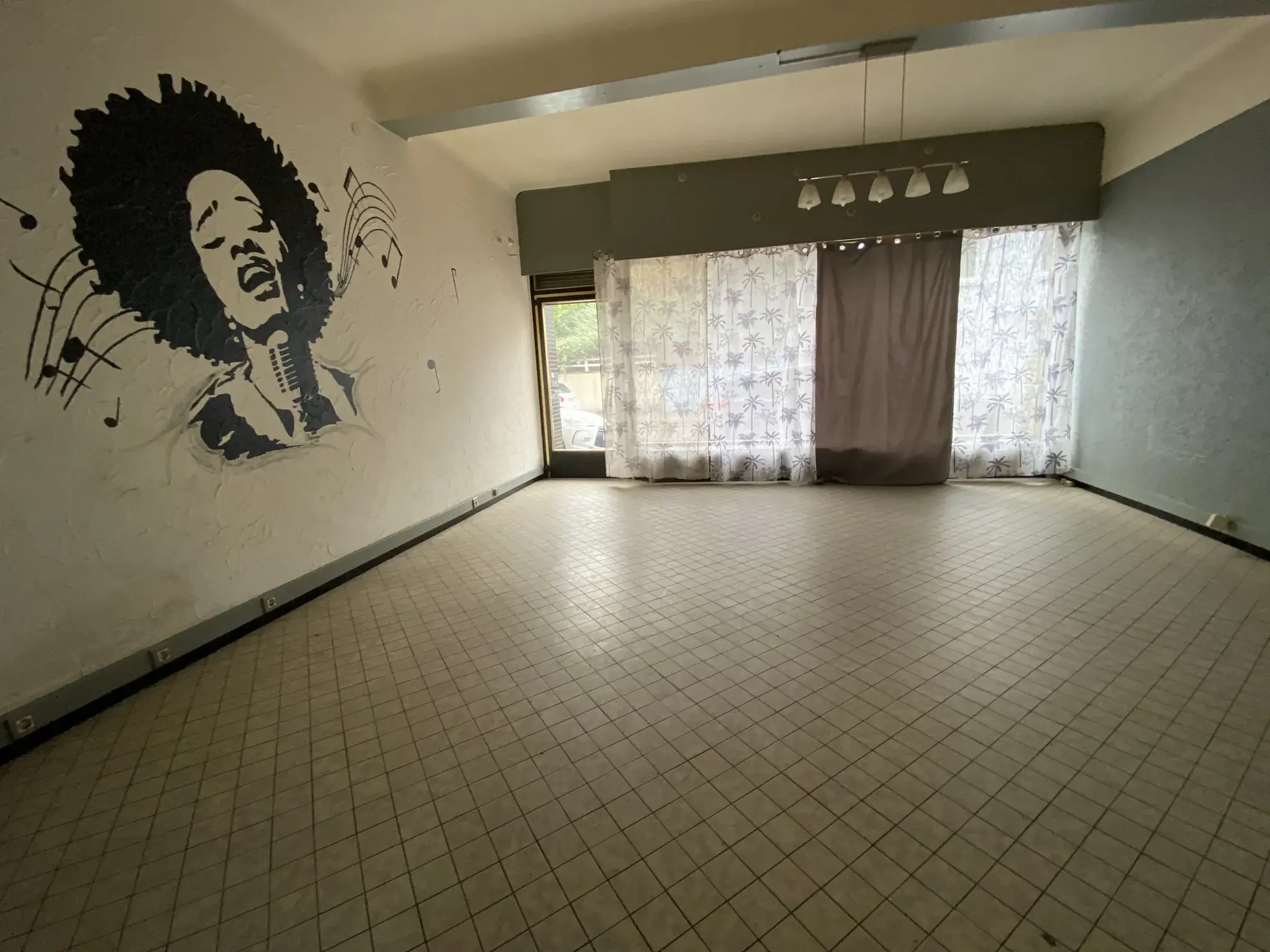 Maison mitoyenne F6 à Creutzwald avec grand potentiel de rénovation 