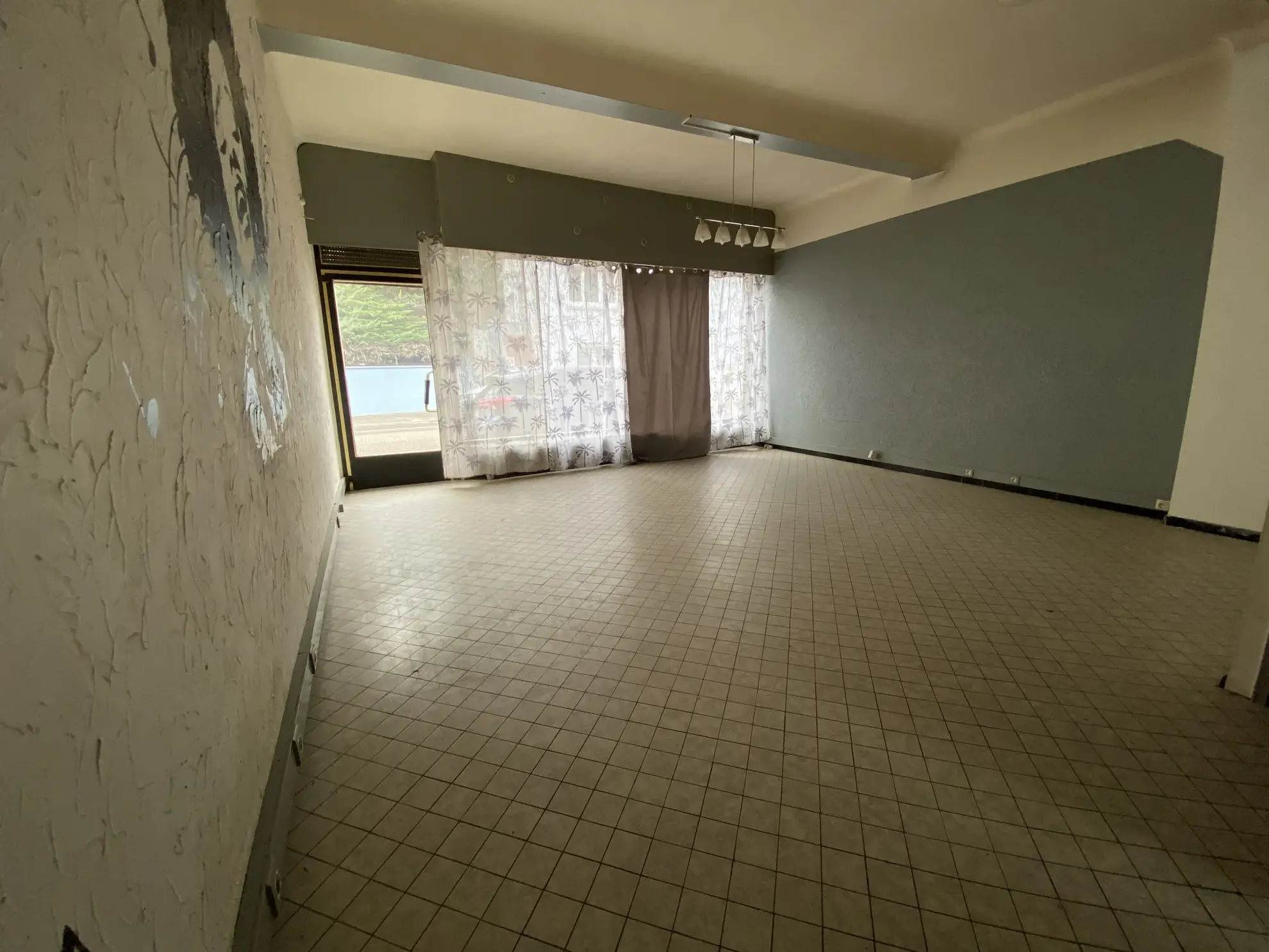 Maison mitoyenne F6 à Creutzwald avec grand potentiel de rénovation 