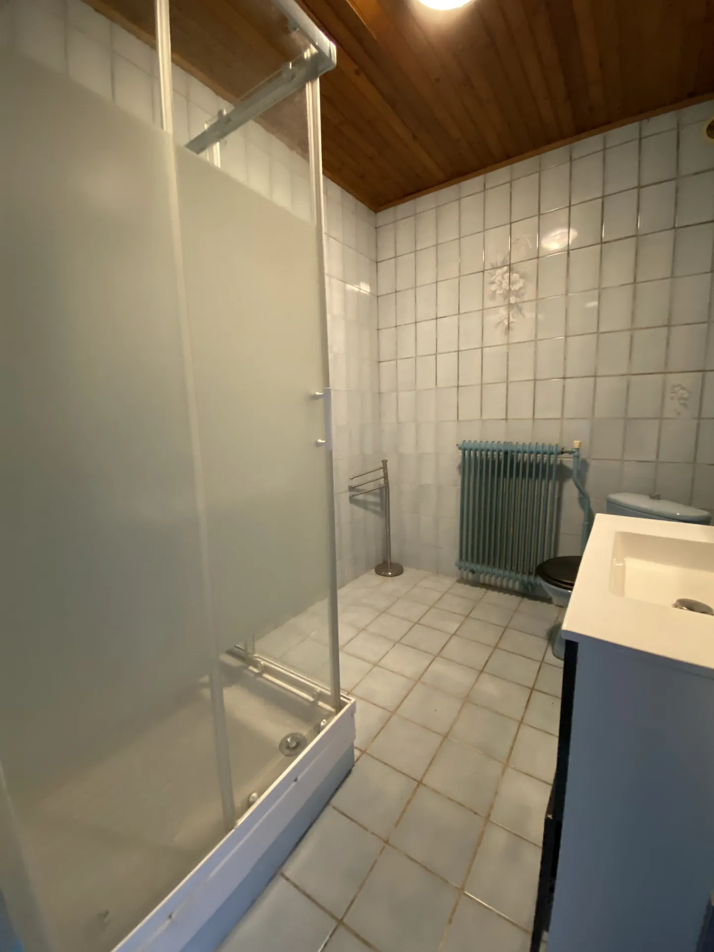 Maison mitoyenne F6 à Creutzwald avec grand potentiel de rénovation 