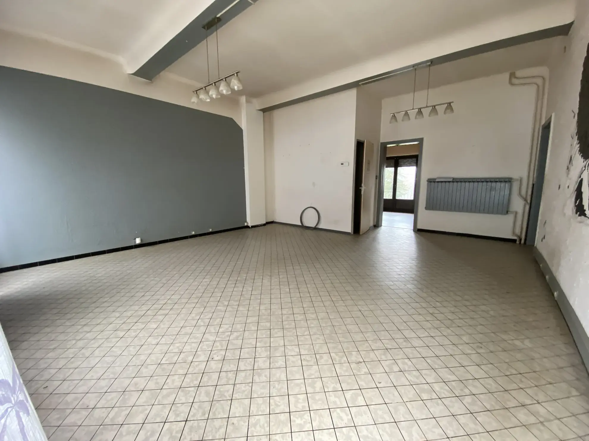 Maison mitoyenne F6 à Creutzwald avec grand potentiel de rénovation 