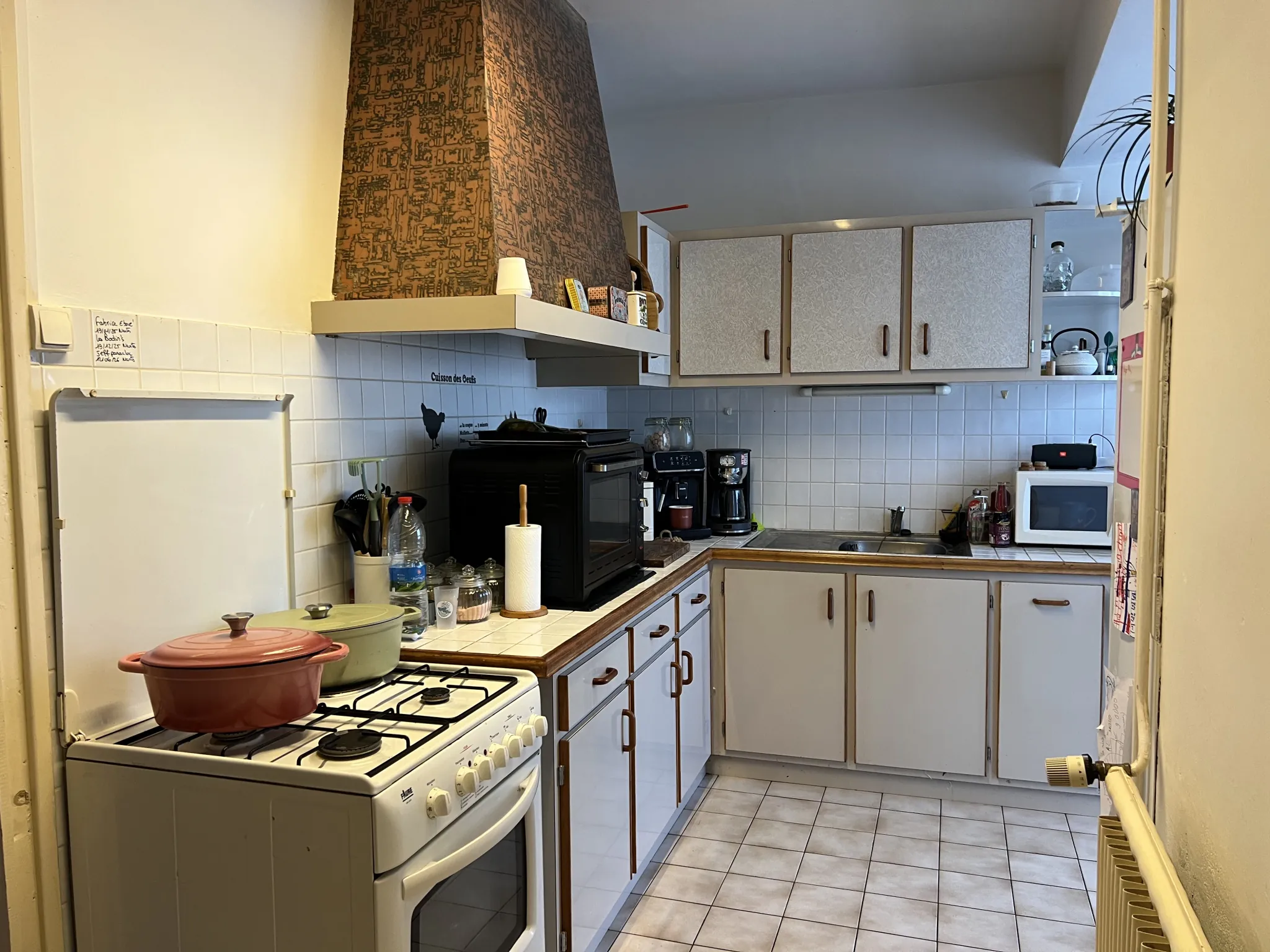 Maison en pierre avec grand grenier à Nalliers, centre-ville 