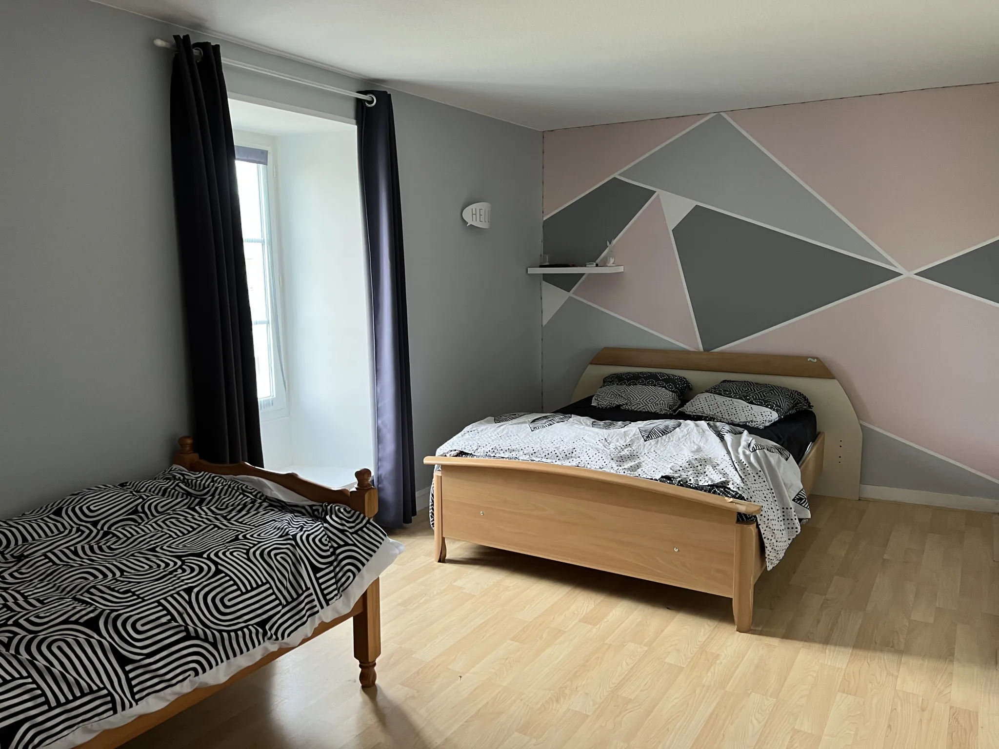 Maison en pierre avec grand grenier à Nalliers, centre-ville 