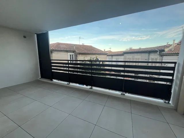 Appartement T3 avec terrasse et parking à Nîmes secteur Mont Duplan