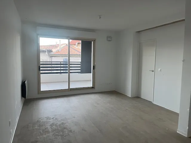 Appartement T3 avec terrasse et parking à Nîmes secteur Mont Duplan 